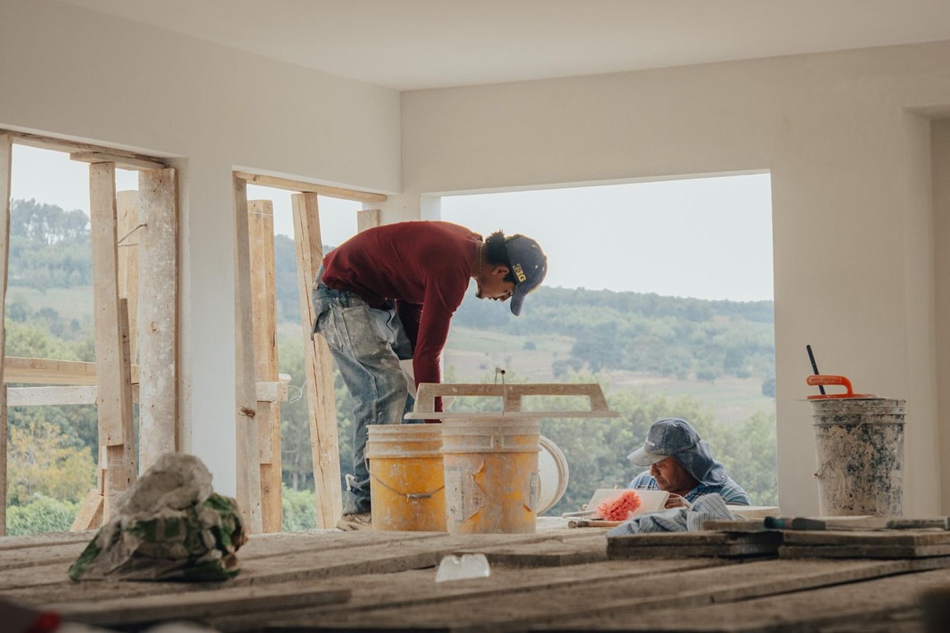 A thousand details a day keep moving us forward!
These images were captured in just a few hours on just ONE day of the work being done ONLY on the Transition Home.
This doesn’t even include the work that goes on every day on the Trade School and the Infrastructure!
So when we say that we are in awe of the hundreds and hundreds of details that we observe each of these workers doing every time we are on site (which is often!), we are not exaggerating…at all!
Please join us in continued prayer for our amazing crew that is working hard every day to make this dream take shape! We Thank God for them!
And a Big Thank You to @jasmine.casady of @casadeenfoque for coming and spending time with us and capture so many details so beautifully! ¡Muchas Gracias, Chica!