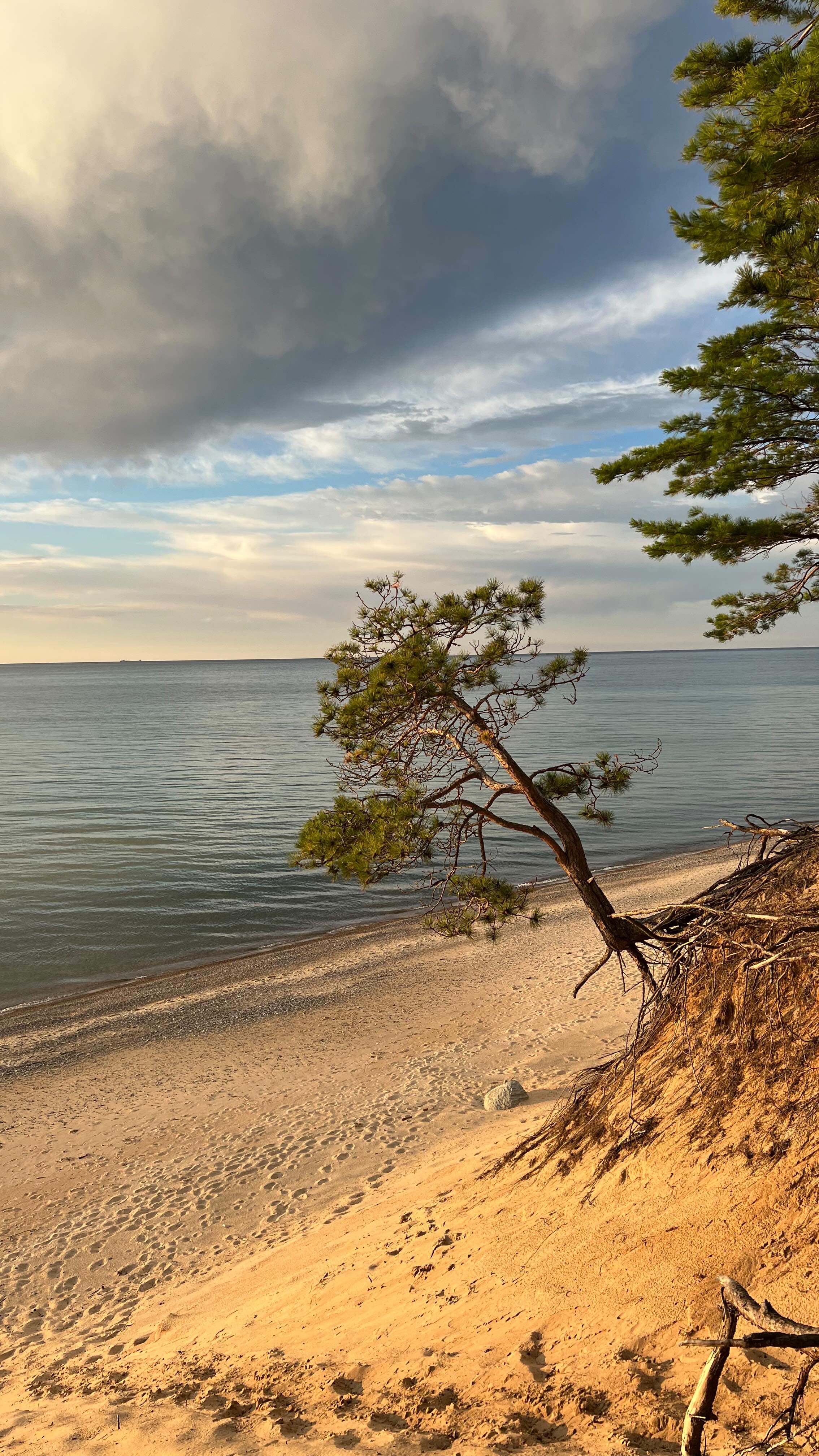 Lake Superior is calling…will you answer her? #greatlakes #lakesuperior #travel #leavenotrace