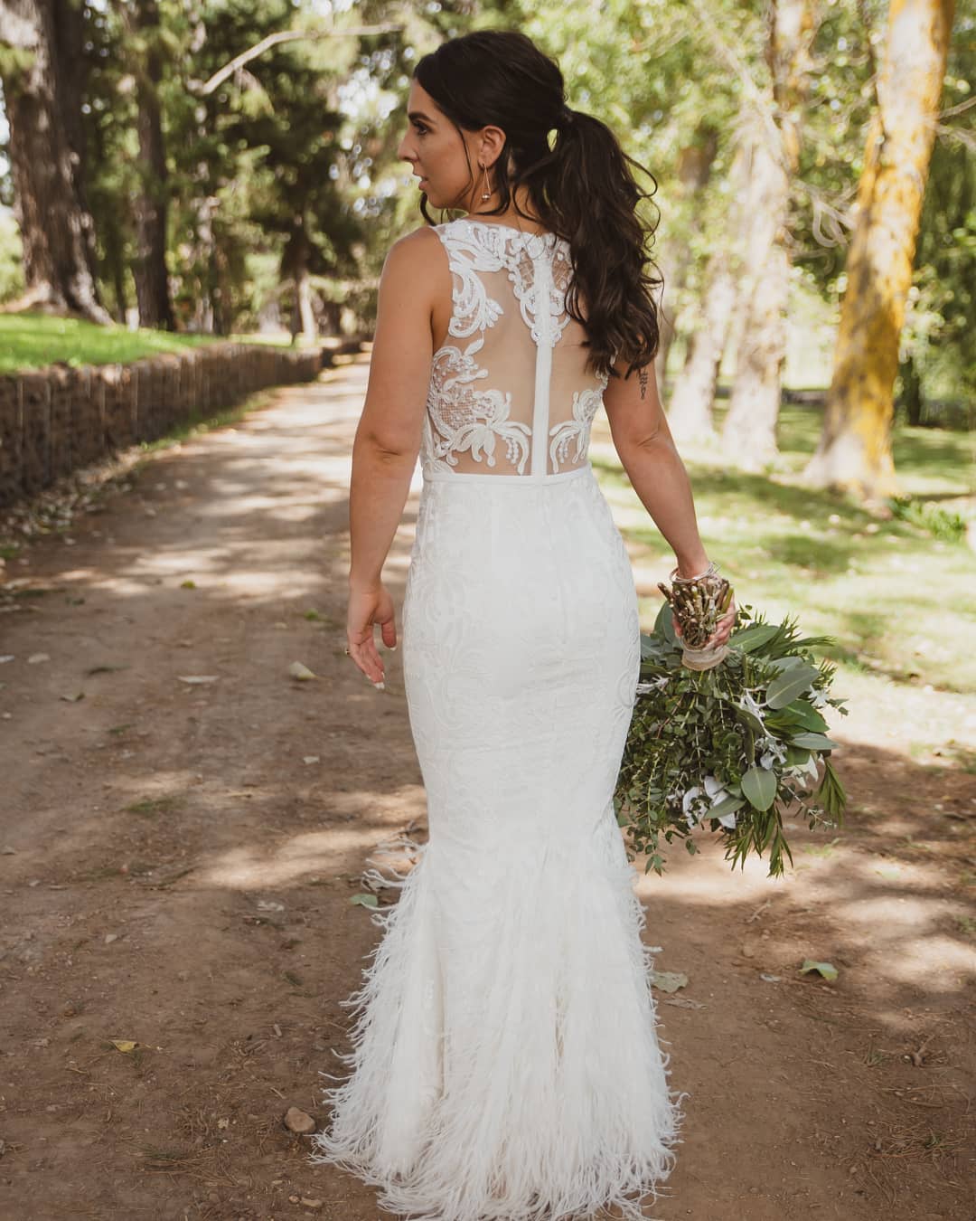 Gorgeous Rhiannon in her stunning gown by @jadoreevening 🙌
📷 @nexusphotog
🌿@beksbloomz
.
.
.
.
.
.
.
.
#bridalgown #weddingdress #bride #weddingstyle #weddinginspiration #weddingphotography #wedshed #wedding