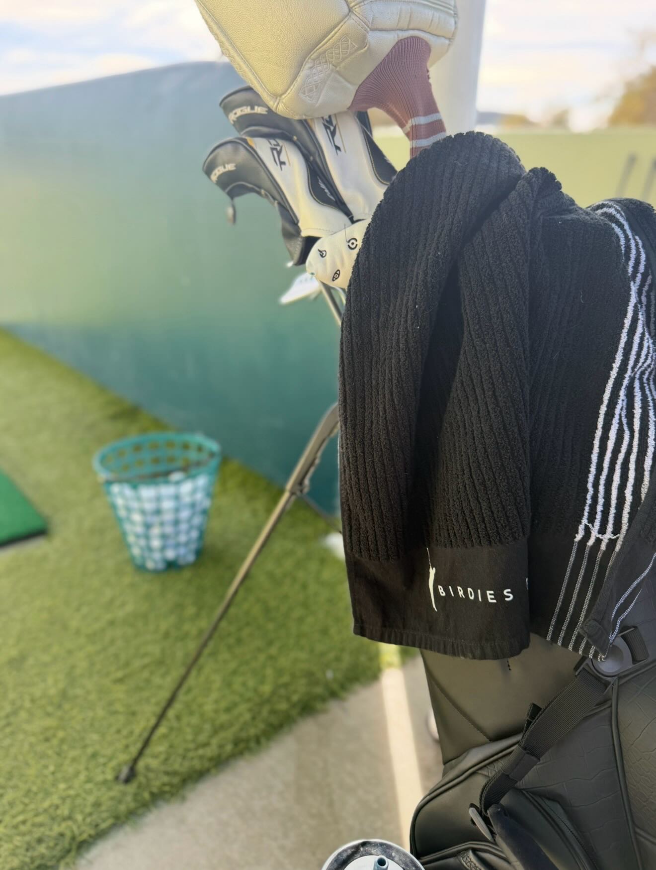 We have several caddy towels left from our Inaugural Golf Tournament! In celebration of our soon to be announced 2nd tournament are giving 3 of these away!! Comment below sharing something that’s made you smile 😁 recently and you’ll instantly be entered. Please make sure you are following @birdiesforedanny and share for extra love!!