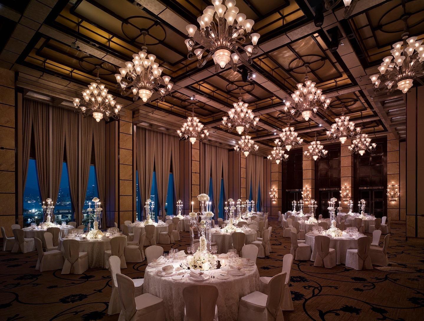 Weโre excited to be counting down to this weekendโs 2022 Wedding Showcase at The Four Season! Treasure your precious moments with your loved ones and let our wedding specialists take care of the rest! โจ
Register now:
โจDate: June 5, 2022 (Sunday)
โจTime: 12pm - 7pm
โจVenue: Grand Ballroom
โจFree admission
โจRegister/ Enquiries: ๐+852 3196 8338 | ๐ง catering.hkg@fourseasons.com
#fshongkong #fshkweddings #hongkongweddingplanner #weddingplannerhk #weddingshowcase #weddingfair
#hkig #weddingpackages
#weddingmaestros #marriagemaestros