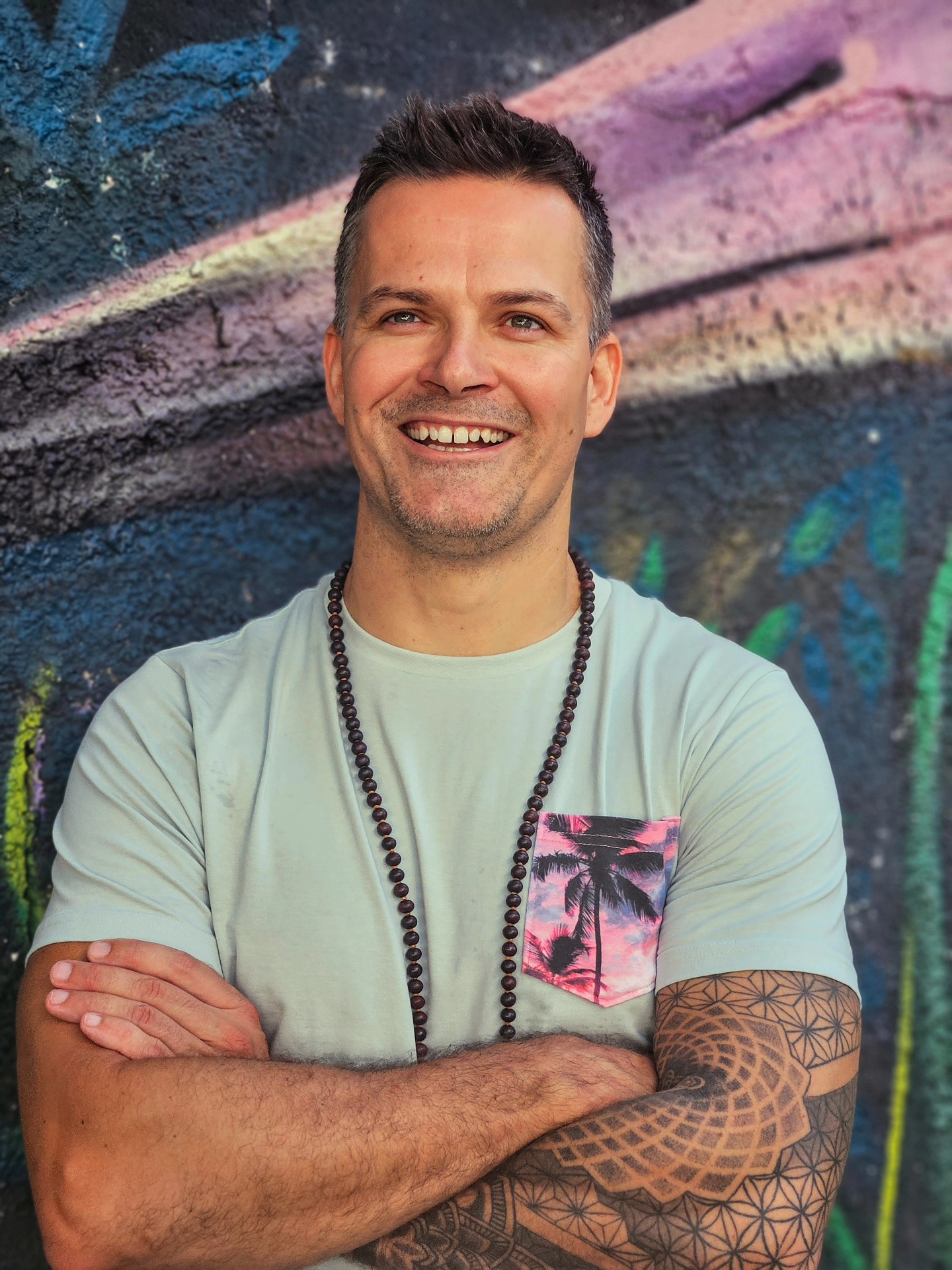 With every breath, we create space for something new.
A new thought. A new feeling. A new beginning.
Sometimes, all it takes is to pause for a moment, smile and take a full, conscious breath.
Even one mindful inhale can shift your entire day.
❓What would shift if you paused to breathe before reacting?