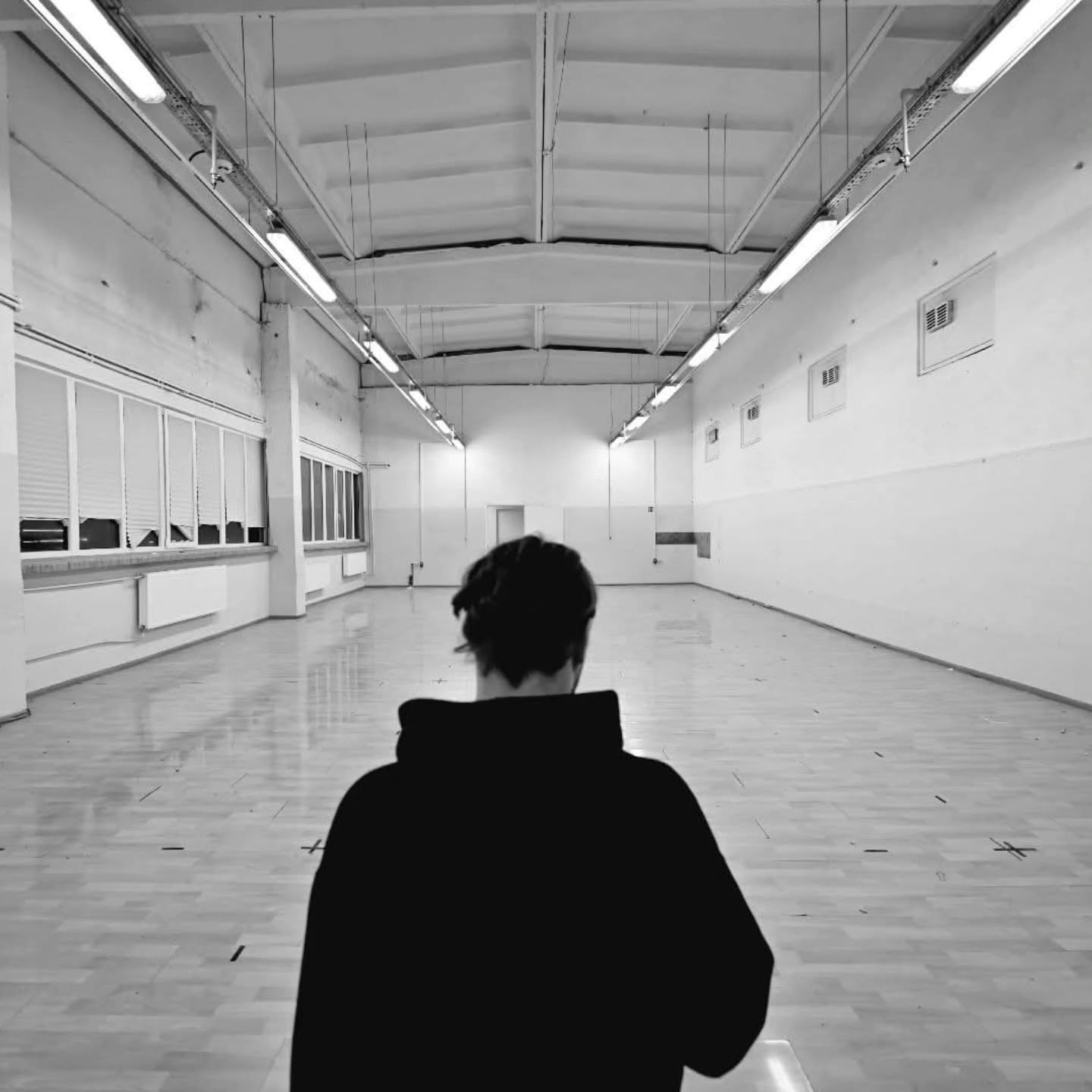 Po 1 m. 👣 varge oi varge. Erdvės pokyčiai iškart matosi tik įžengus į studiją, o projektų įvairių gal koks 100 prasisuko per metus. Daug naujų kontaktų, daug šaunių įrašų! Ačiū tam kas apsilankė ir išbandė :)
- ciklorama (aukščiausia Lietuvoje)
- daug erdvės
- patogu dirbti
- apšvietimas
- kameros
#videostudija #podcaststudijakaune #fotostudijakaune
#tinklalaidziufilmavimas videostudijakaune
@studio101.lt