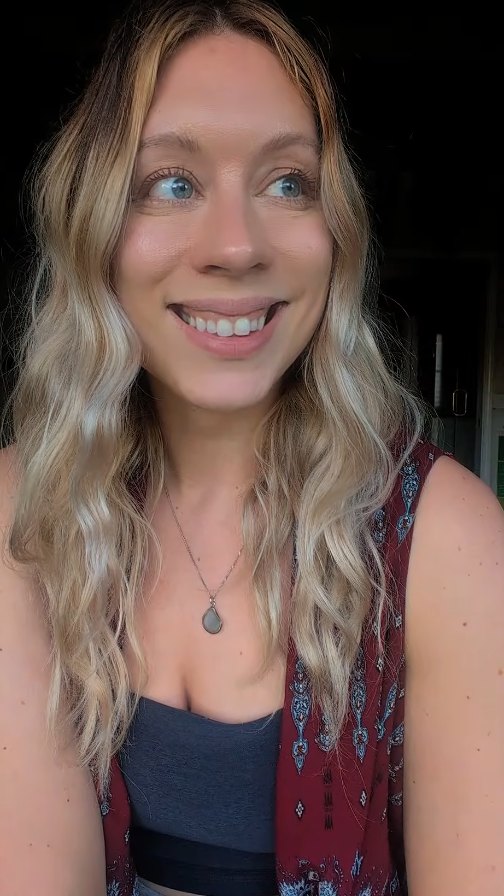 FACT: Long-lasting health isn’t stressful ⬇️
When I work with the body, the first thing that shifts is stress load.
Because a stressed system can’t sustain health.
Ease isn’t a luxury.
It’s natural body conditions.
🌿
#chiropracticcare
#mindbodyconnection
#spinalflow