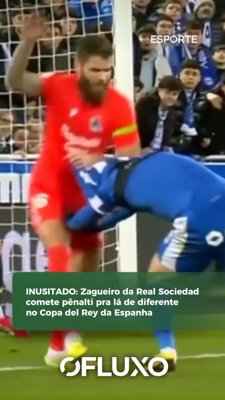 Na partida entre Alavés e Real Sociedad, válida pelas quartas de final da Copa del Rey da Espanha, o zagueiro croata Duje Cáleta-Car protagonizou um lance inusitado.
O defensor cometeu um pênalti sobre o atacante Toni Martínez ao quase tirar a camisa do adversário, cobrindo totalmente a sua visão.
Apesar da marcação, o Alavés perdeu a cobrança, e a Real Sociedad avançou na competição com o placar de 3-2.
Imagens: ESPN.