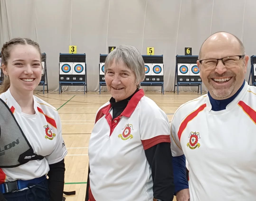 3 archers, 3 bowstyles, 2 days of competition and 5 medals.
@hillingdon_archery_club hosted a great weekend of shooting this week, beginning with a portsmouth on Saturday where our archers took home a gold (Kathy:longbow) a silver(@emilythearcher:junior recurve) and a bronze(Paul:barebow).
Then, on Sunday, a slightly less common Worcester where our archers shot brilliantly again, taking home two golds for junior recurve and ladies longbow.
Well done to all the archers who competed over the weekend!