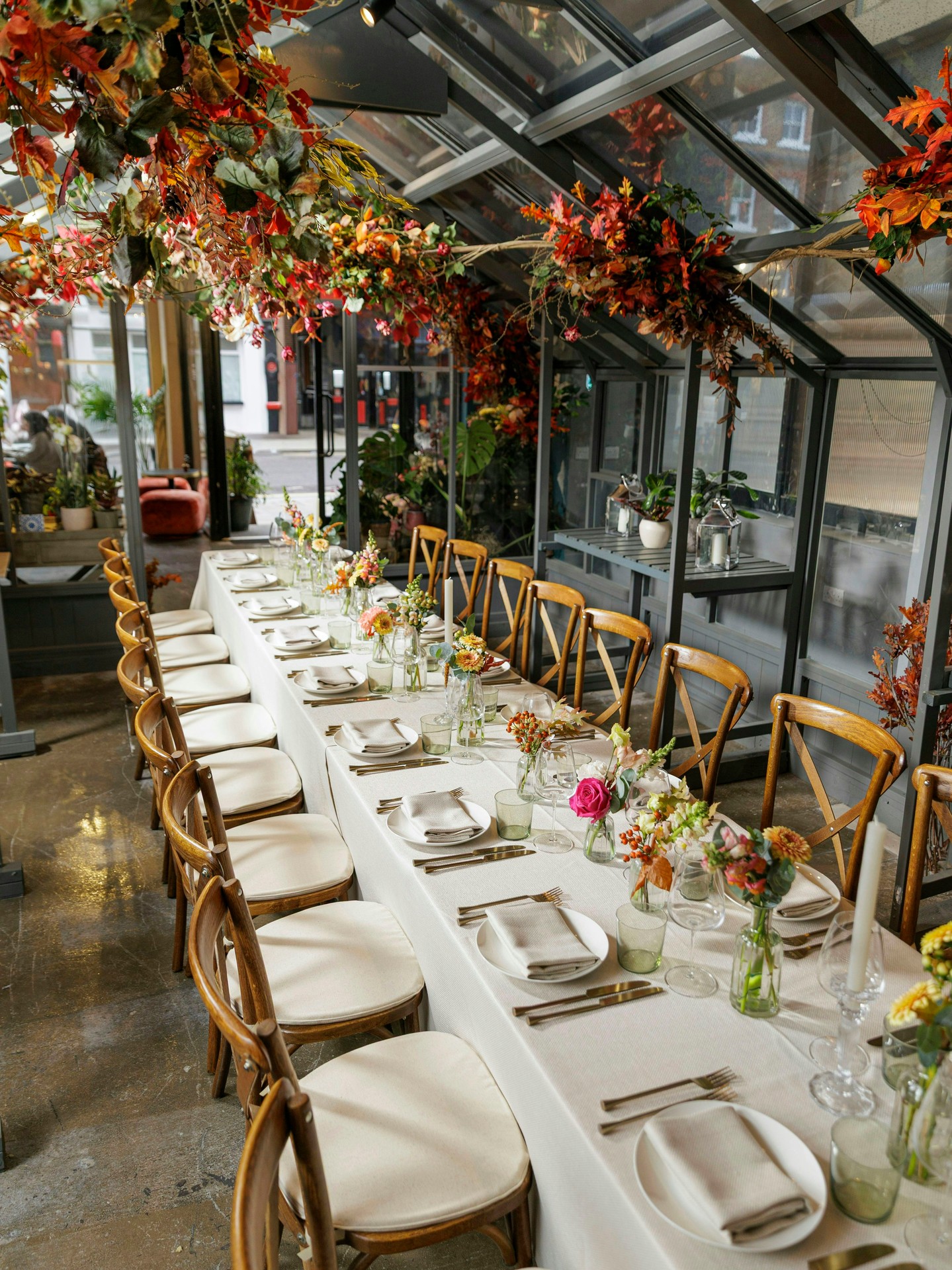 Looking to host clients somewhere that feels truly impressive? ✨ The Greenhouses in the heart of City of London offers a refined, private setting - ideal for creating an elevated experience in London’s Square Mile.
This exclusive dining greenhouse seats up to 18 guests, surrounded by lush greenery and floral accents. A serene escape designed to impress, connect and entertain with ease. 🥂🌿