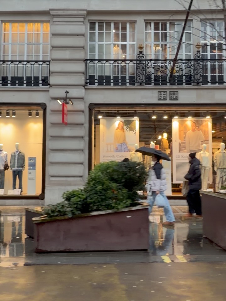 01/12 🧡
This year has started off strong. 13 clients in new homes already, and I couldn’t be happier.
The systems I put in place over the Christmas period are working, making my working day far more streamlined.
The promise I made to myself to stay consistent with posting on here is paying off, and I’ve also locked in a new workout routine.
I’ve been to two fantastic networking events recently, and the message I keep reminding myself of is simple:
It’s all about consistency.
Let’s go, February 💪✨
#propertyfinder #ahandwithproperty #propertysourcing #january