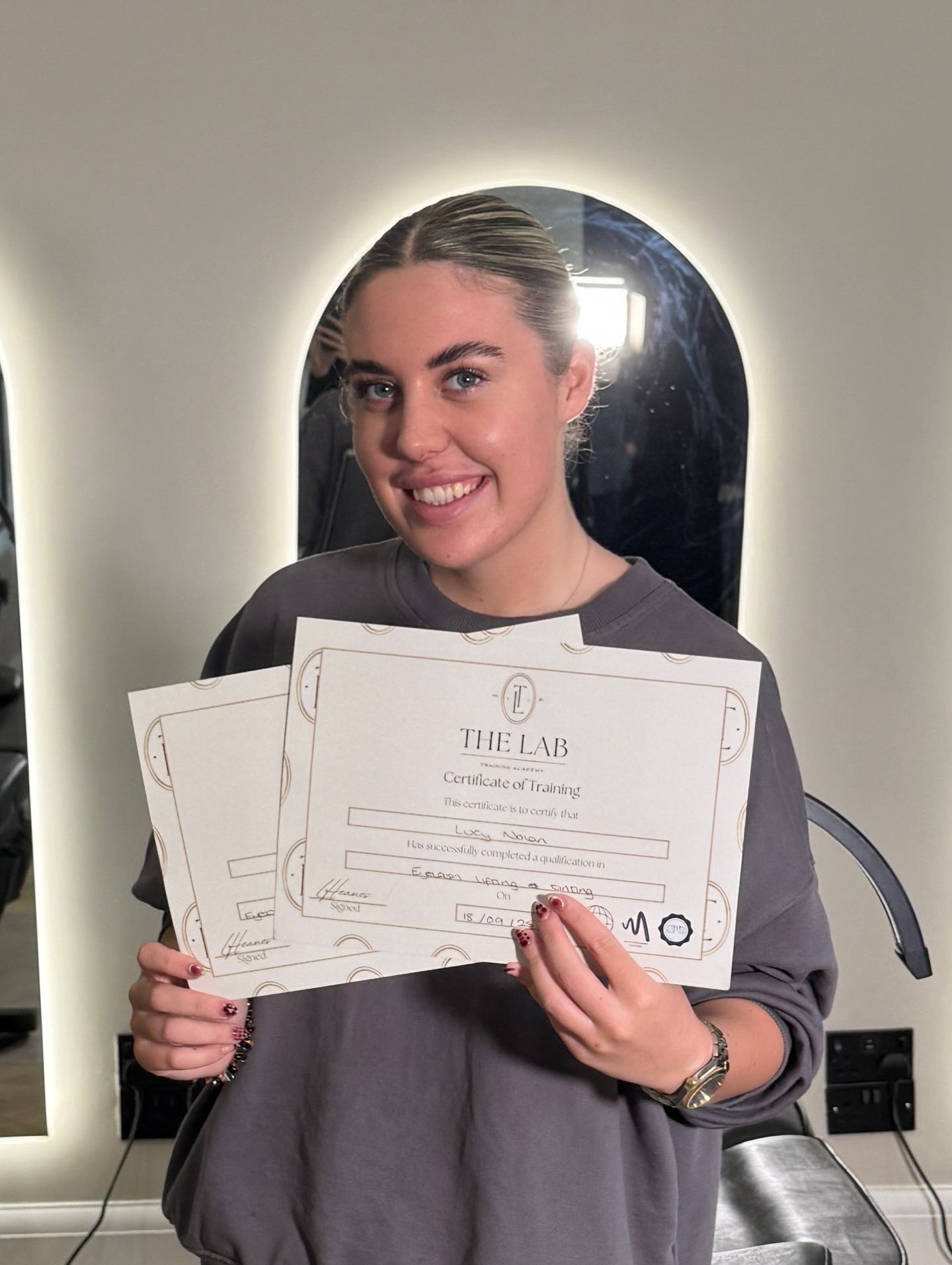 Tired of the 9–5 grind and wondering if there’s more out there? 👀
Lucy joined us on our Combined Lash Lifting & Brow Lamination course because she wanted a career with freedom, flexibility, and real earning potential — not just another job.
One of the biggest advantages of the beauty industry is that you don’t have to quit everything to get started. You can train while still working your current job, take clients in your spare time, and build confidence and income step by step.
What begins as a side hustle can grow into a full-time, flexible career that fits around your life — not the other way around.
✨ Set your own hours
✨ Work around commitments
✨ Low start-up costs
✨ Scale your income
✨ Earn over 4x the national minimum wage as you grow
Lucy is proof that learning the right skill can completely change your future — and she’s only just getting started.
If you’ve been thinking about leaving the 9–5, starting a side hustle, or building a career on your own terms… this is your sign.
👉 DM us “CAREER” to find out how you can get started