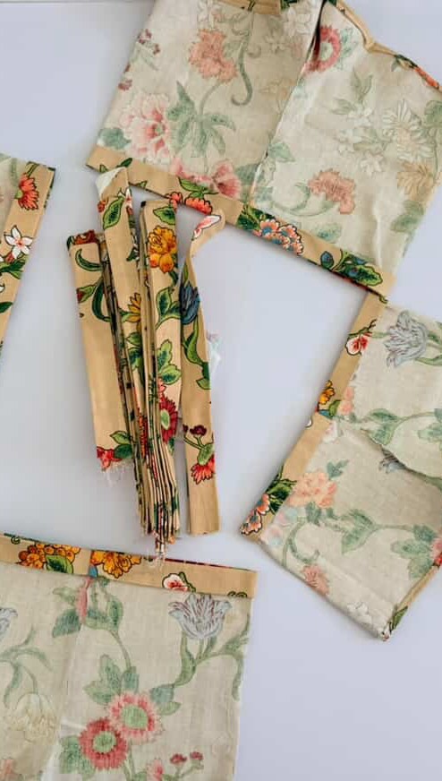 70s vintage scraps, given a second life ✨
Repurposed into handmade, one-of-a-kind short sets for my four daughters — each piece as special as they are.
The Short Set features:
• Elastic waistband shorts for comfort
• Tie, adjustable top for the perfect fit
• Made-to-order in any size or fabric
Slow fashion, heirloom feel, made with love 🤍
Follow @LePetitBonbons for more handmade magic.
#vintagekidswear #heirloomclothing #handmadechildrenwear #repurposedfabric #slowfashionkids oneofakindclothing vintagefabric sustainablefashion lepetitbonbons momdesigner madebyhand kidsfashionstyle