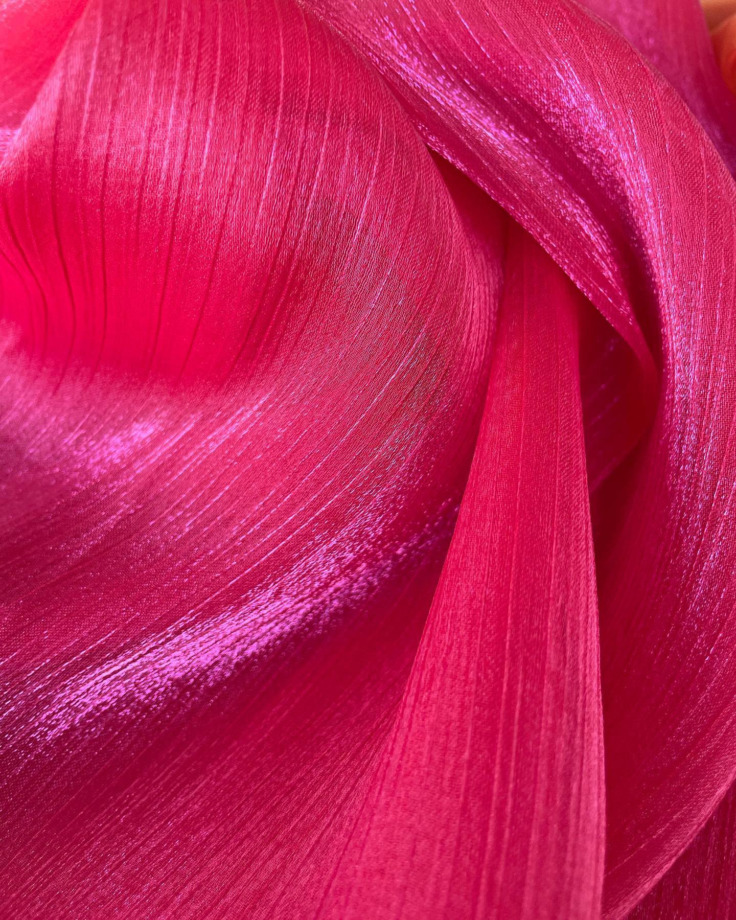 Stay ahead of the curve and make a statement with our Pantone inspired color palette.
.
.
.
.
.
#textilecity #dubaitextiles #deiratextilesouk #abudhabitextiles #fabriclove#vibranthues#colorpalette #pantoneinspired#organza#chiffon#jersey#satin#solidcolor #dyedfabric #abaya #colorfulabayas