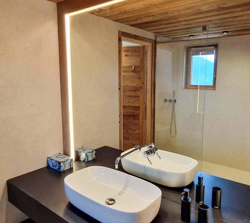 ~ Chalet La Cry ~
Salle de bain 🚿🛁
#combloux #megeve #paysdumontblanc #prazsurarly #saintgervaislesbains #valdarly #montblanc #moutains #maitredoeuvre #suividechantier #chantierencours #appartement #renovationappartement #appartementneuf #montagne #entrepreneur #frenchalps #chantier #wood #interiordesign #chantierencours #renovation #suividechantier #style #conception #amenagementinterieur #projet #travaux #alpinterieur #bois #btp #realisation.
Bertrand DESMONS 📲+33 (0)6 24 22 25 79 💻contact.alp.interieur@gmail.com