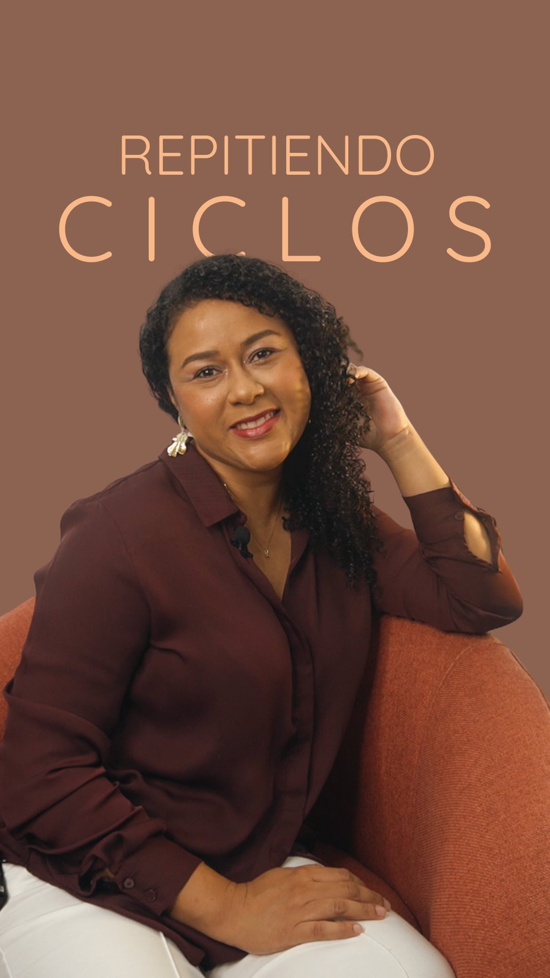 ¿Amor o costumbre? 🤔
No es falta de fuerza, es tu mente repitiendo lo conocido. Pero lo familiar no siempre es sano; a veces, es solo un ciclo al que te acostumbraste. 🔄
Este año no tiene por qué terminar igual. Rompe el patrón y comienza a sanar de verdad. ✨
En Amar Sin Dolor te enseñamos cómo. 🧠💼