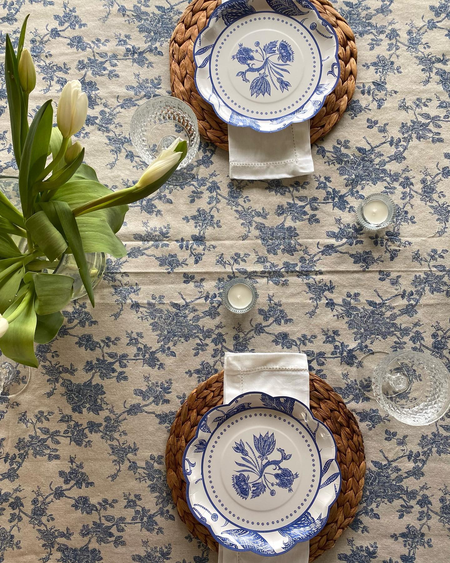 Spring lunch table πππ·
Sharing my tips and links on the blog for this classic spring lunch table.
.
.
.
#barbosainteriors #barbosainteriorsblog #newblogpost #spring #tablescape #tabledecor #springtable #cltinteriors #charlottedesign #charlotteinteriordesign #homedecorinspo #minimalistliving #minimalisthome #mydomainehome #homeinspo #neutralinteriors #thesimplenaturalhome