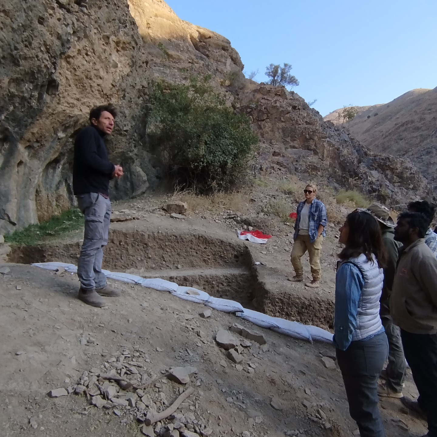 π₯ Yossi Zaidner received the Leakey foundation grant to finance the field works at Soii Havzak Rockshelter (Tajikistan)and surveys of the region!
We are grateful to the @theleakeyfoundation for supporting us!