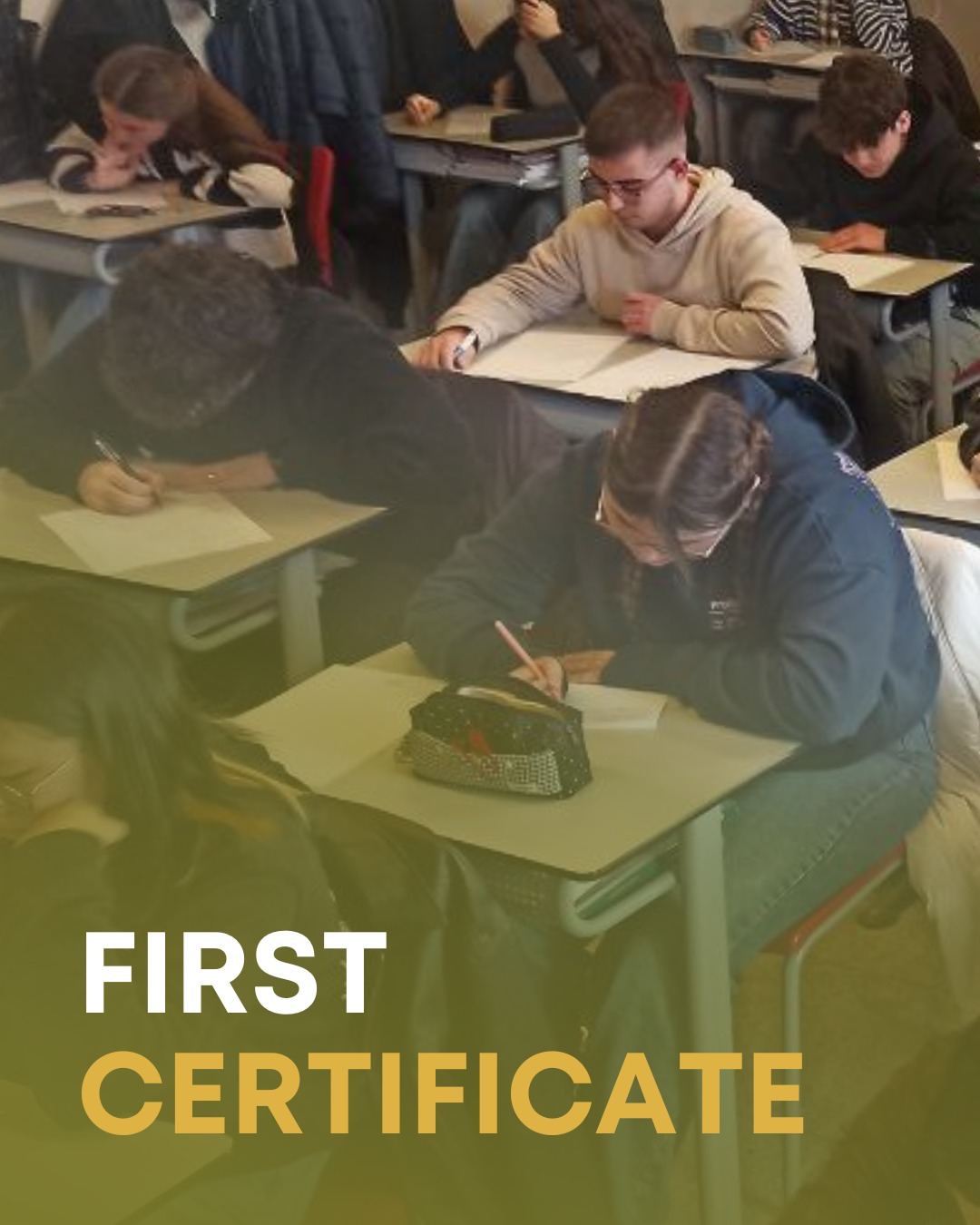🎓 We are proud of our students! ✨
Last week, our students received their FCE (First Certificate in English) certificates, a great achievement that opens doors both academically and professionally 🌍📚
Congratulations for your effort, dedication and perseverance. This is just the beginning of many new opportunities ahead! 👏