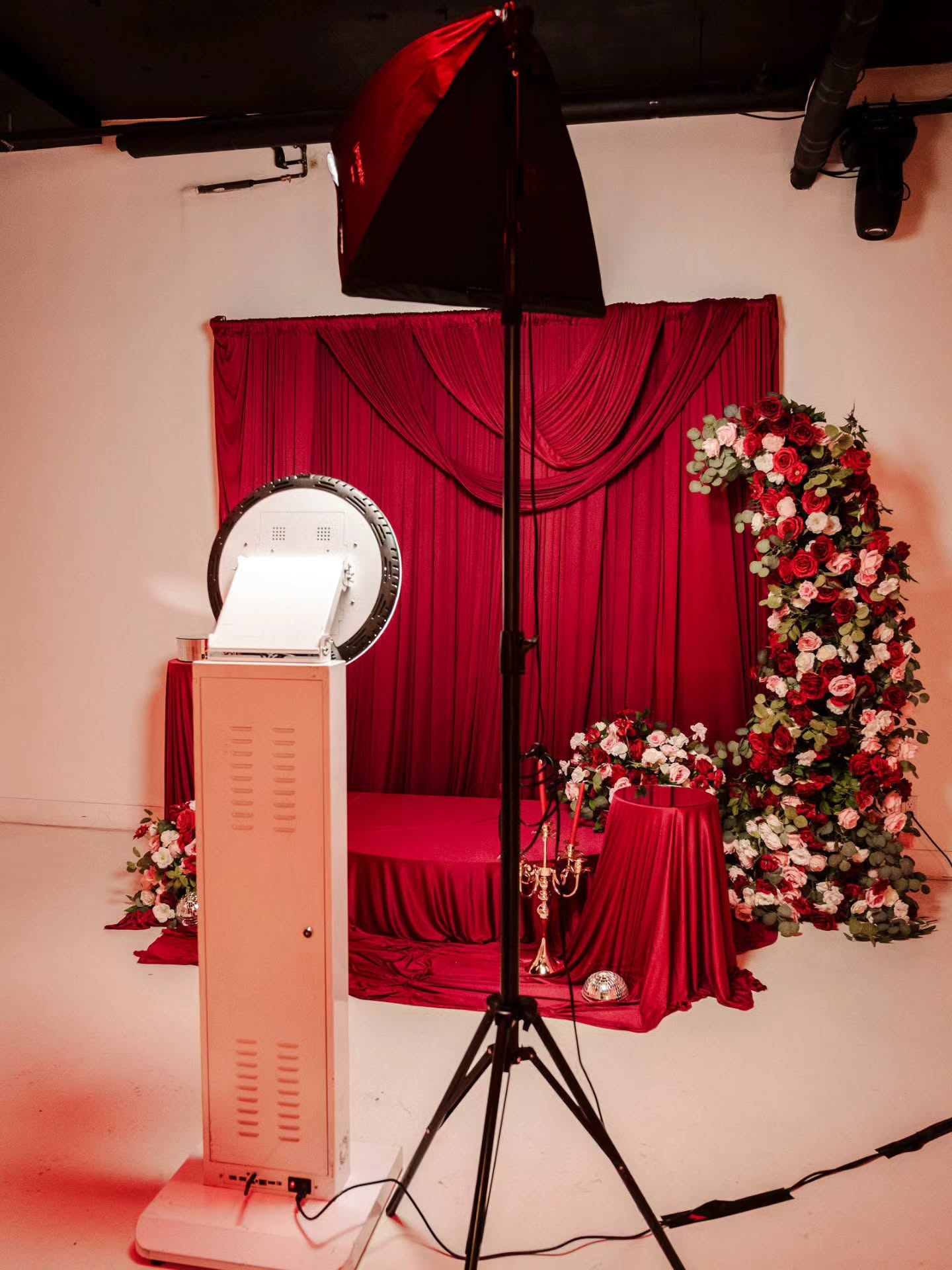 The ultimate @glitzetglamor party experience is not complete without a photobooth moment.
@viralcitybooth ALWAYS delivers! 🫶🏾📸✨️
Swipe ➡️ to see the joy! 💖
#PhotoBoothFun #EventVibes #PartyEssentials #CaptureTheMoment #memoriesmade