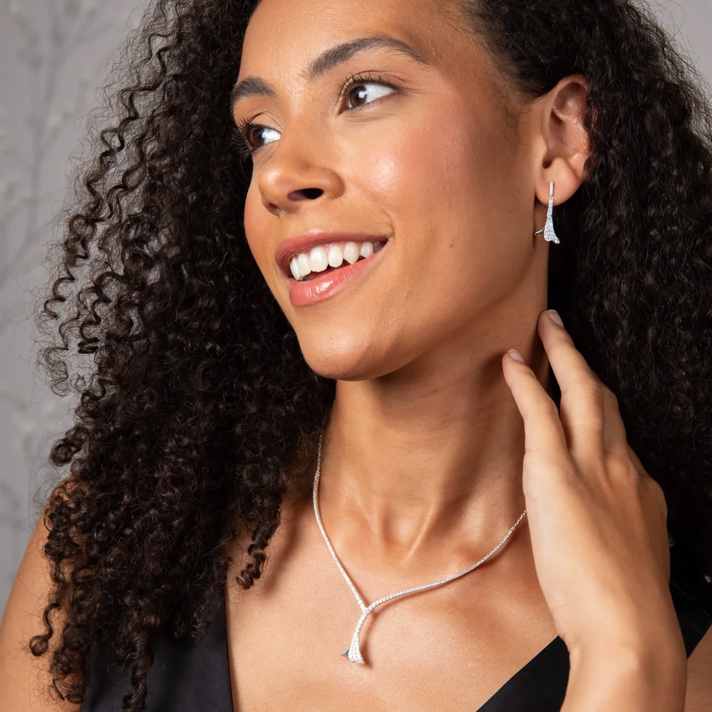 Sparkle this party season with Laura Ashley jewellery ✨️
#lauraashleyjewellery #prhjewellery #sparkleseason #partyseason #affordablefashion