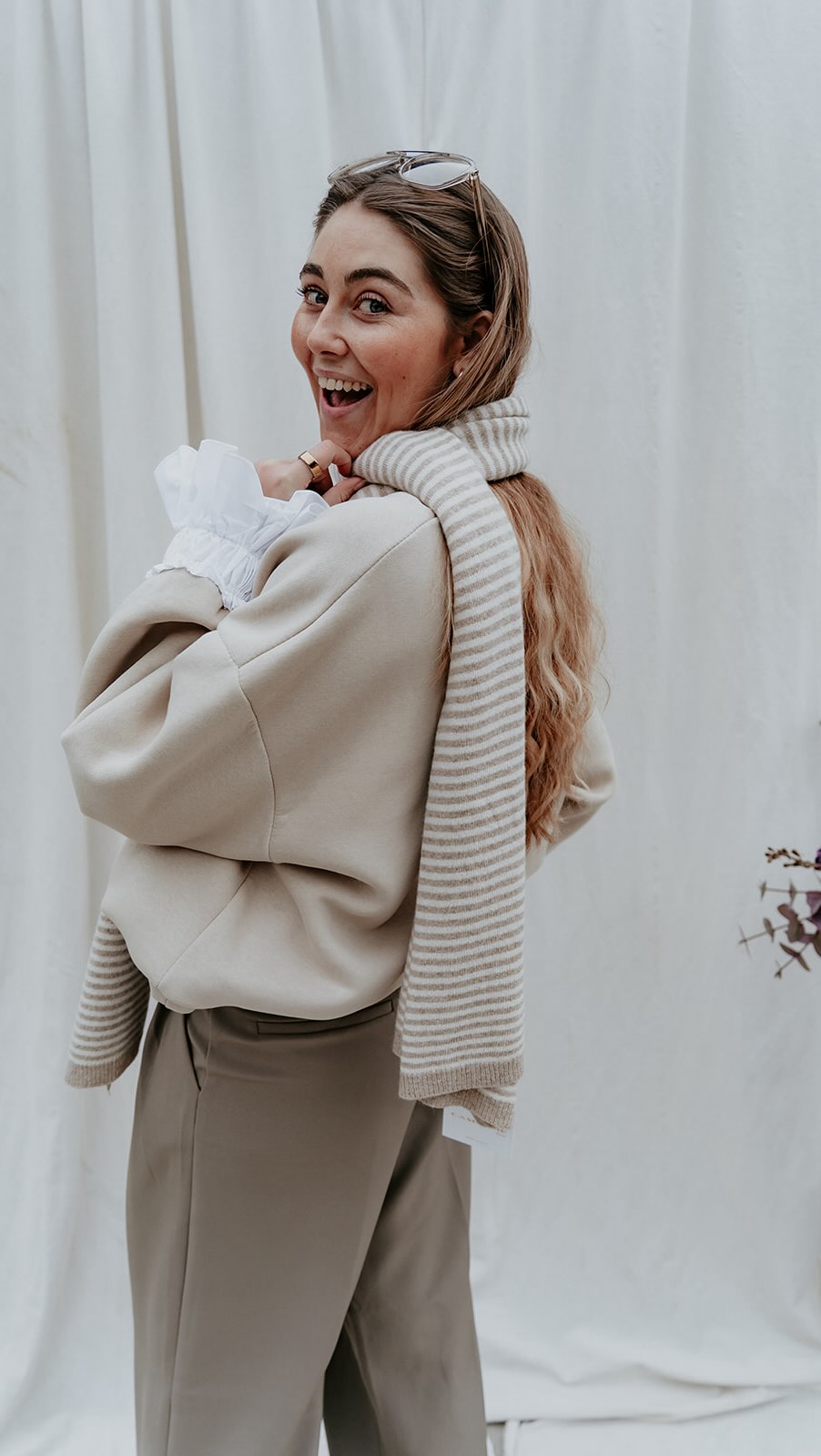Ontdek nieuwe combinaties met de Fiore sweater 🫶🏽Shop deze looks online of kom langs in de winkel!
www.juliabybb.com
#juliabybb #juliaturnhout #webshop #ootd #newcollection
