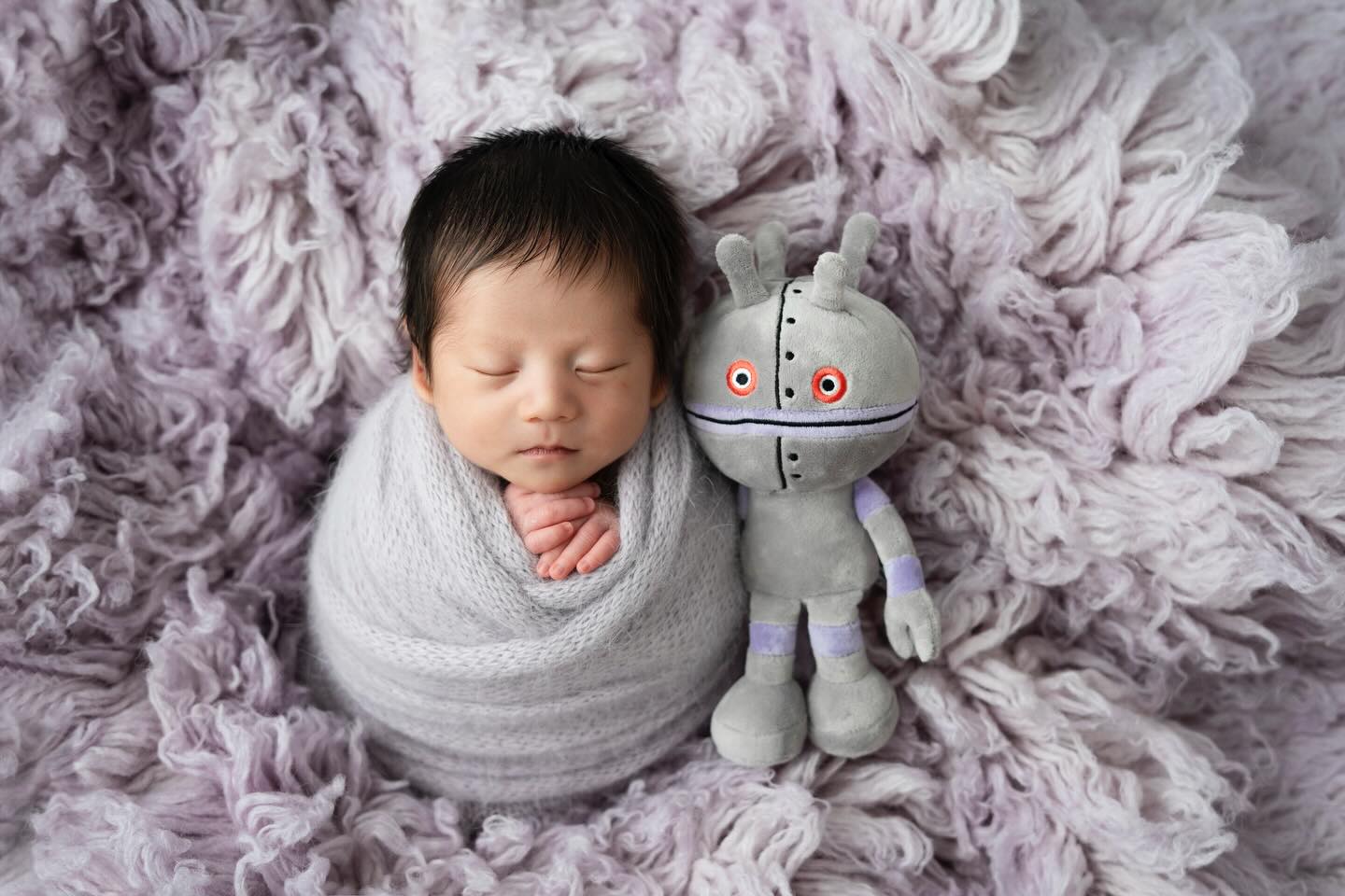 ボクとキミ
ずっとなかよしだよ
———————————-
▶︎マタニティ
▶︎ニューボーン
▶︎お宮参り
▶︎100日
▶︎ハーフバースディ
▶︎1歳のバースディ
ケーキスマッシュ
▷ナチュラルなテイストが好き。
▷本場海外のテイストが好き。
▷おしゃれに写真を残したい
▷オーナーがアメリカ人フォトグラファー
▷他のスタジオでは経験できないような
ユニークでおしゃれなスタイリング
▷ママの心がよくわかるスタッフがお出迎え
10年以上のキャリアを持ち
数々のセミナーやワークショップで中でもある
海外フォトグラファーや
助産師から指導を受けた
スタッフフォトグラファーが
お撮りしております。
•
•
メニュー詳細は
プロフィール欄のURLから
▼profile top▼
@hellobaby.photo.studio
お問合せご予約は公式ラインより⭐︎