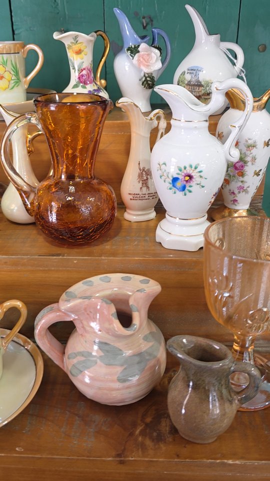Oh my goodness, we have the cutest collection of littles right now... come check them out, they are so beautiful 😍 and im obsessed with this tea set !!! FEBRUARY 1ST - 8TH WE ARE DOING A RED, PINK AND WHITE SALE 20% OFF, IF YOU ARE LOOKING FOR A SWEET, THOUGHTFUL AND NOSTALGIC VALENTINE'S DAY GIFT! Put some pretty fresh flowers in one of our treasures and it will make your love smile ❤️❤️
FEBRUARY Shop hours:
Mon 11-5
Tues CLOSED
Wed 11-5
Thurs 11-5
Fri 11-5
Sat 10-6
Sun 11-5
#vintage #glassnook #smithvillenj #vintageglass #galentine