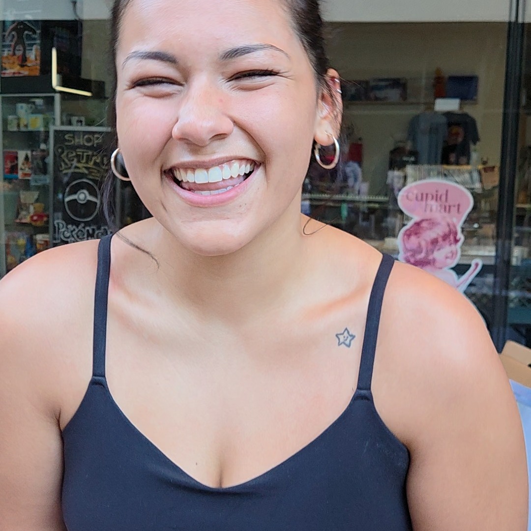 beautiful customer Bella here at the #dtphxfarmersmarket sharing her experience with a new #faeflowerandstone product - Orange Bliss Balm
if you are in AZ please come visit me and many other awesome vendors at the #dtphxfarmersmarket every Saturday from 8am-1pm. we're inside the Arizona Center located at 455 N 3rd St, Phoenix, AZ 85004
#faeflowerandstone #orangeblissbalm #organicskincare #emotionalselfcare #mentalhealthsupport #ancientwisdommodernlife #naturalbeauty #floweressencetherapy #crystalhealing #chakrahealing #scottsdaleaz #sarasota #AZ #phoenixaz