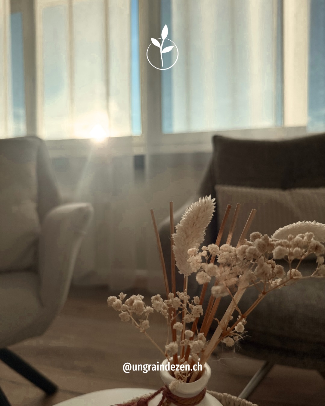 Une étape importante dans mon chemin professionnel.
Cette semaine, je finalise ma certification de
maître praticienne en hypnose ericksonienne.
Une approche thérapeutique qui résonne profondément avec ma manière d’accompagner : douce, respectueuse, centrée sur les ressources de chacun.
Continuer à me former est pour moi une manière de vous proposer un accompagnement toujours plus juste.
Je me réjouis de vous accueillir à Granges (Veveyse).
—
Sebahate
Un Grain de Zen
Kinésiologie & Hypnose - Granges (Veveyse)
ungraindezen.ch
#hypnoseericksonienne
#kinesiologie
#therapiecomplementaire
#accompagnement
#grangesveveyse
#therapeutesuisse