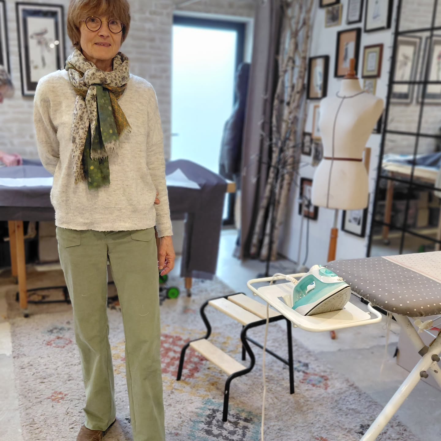 Magnifique pantalon en velours avec tous les aspects techniques realisé par Brigitte.Bravo
#lesateliersgrege, #coursdecouture , #coutureaddict .