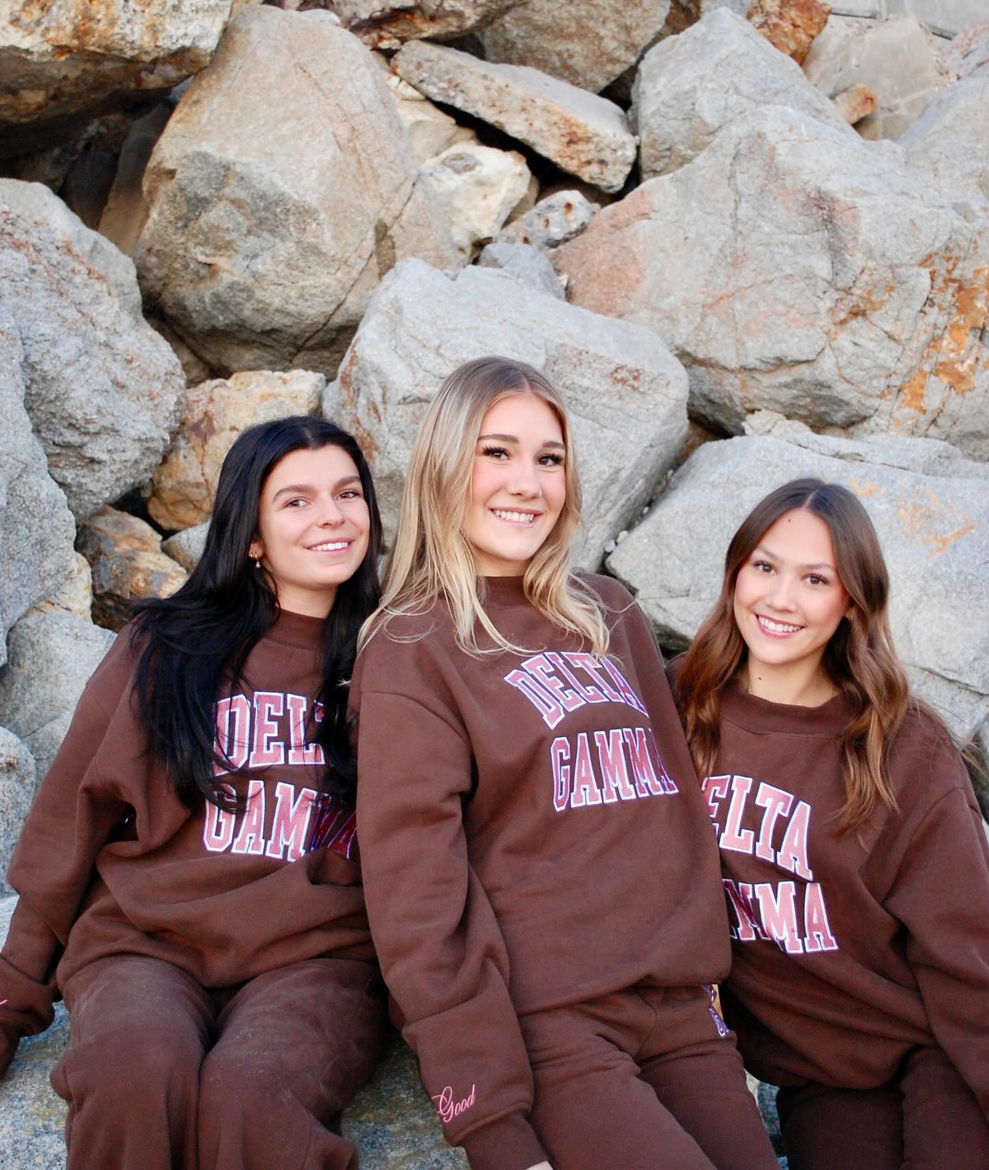 always wearing our letters!โ๏ธ๐ค @thehangloosehut
#deltagamma #dg #deltagammaslo