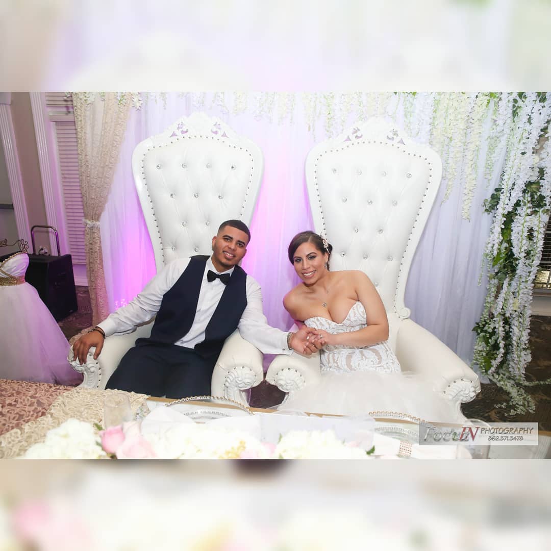 Wedding day love .
.
#photoidea #weddinginspiration#weddingphotography #weddinggoals #weddingphotographer #loveher #inlove #wedding2019 #lovehim #weddingideas#weddingphoto #weddingtime#gettingmarried #weddingblog #weddingdecor #weddingdetails #weddingstyle
#latinwedding #latinweddings