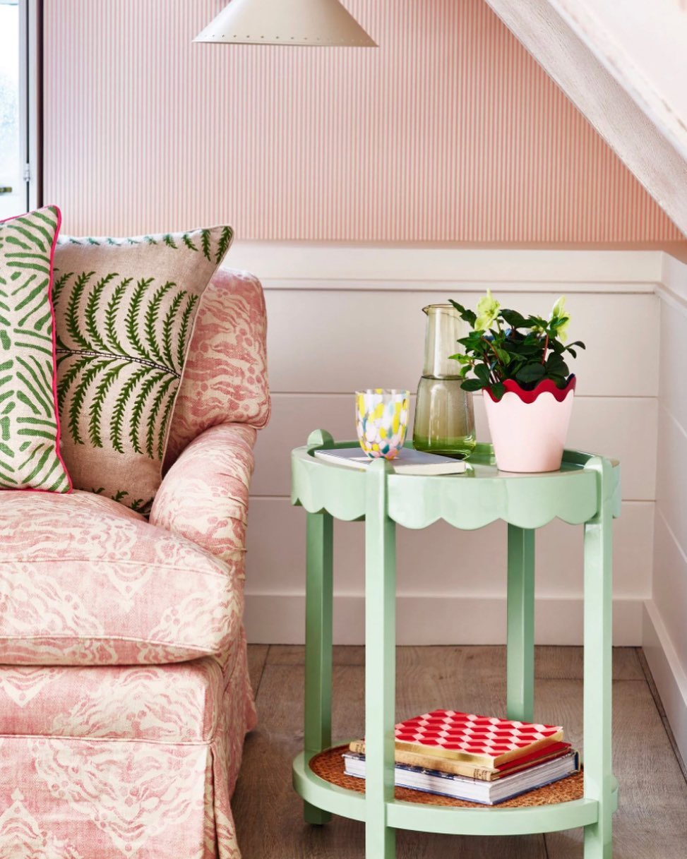 During my time at University I was always intrigued by trends and what ignites them, our reading lists always included these thought provoking books. I like to look at trends not as passing phases more as movements. Taking us from decade to decade, some, not all of them making their imprint on history and culture from retail, hospitality, art, interiors, architecture, the list is endless. My philosophy is always ‘built to last’ and I don’t necessarily follow trends especially now we are always thinking of how to buy less and more sustainably. But it is hard to ignore some of the obvious movements I see coming through and think all of these trends are worth investing in. A few things that are back into interiors right now; Lots of Lacquer - not the cheap storage units more sophisticated shine in the form of side tables richly coloured with beautiful design detail. Interesting Walls - my Dad used to rag roll and I loved it, it adds depth and texture which can be more subtle than wallpaper. The 80s is back - think English country house prints but not full on chintz. Hipstoric Home - blending antique and vintage pieces with contemporary style, something interior designers have been doing for a while, my favourite! #interiors #interiordesign #trends #sustainability #daniellesinclairsesign
#hipstorichome Image credit: Charles Orchard