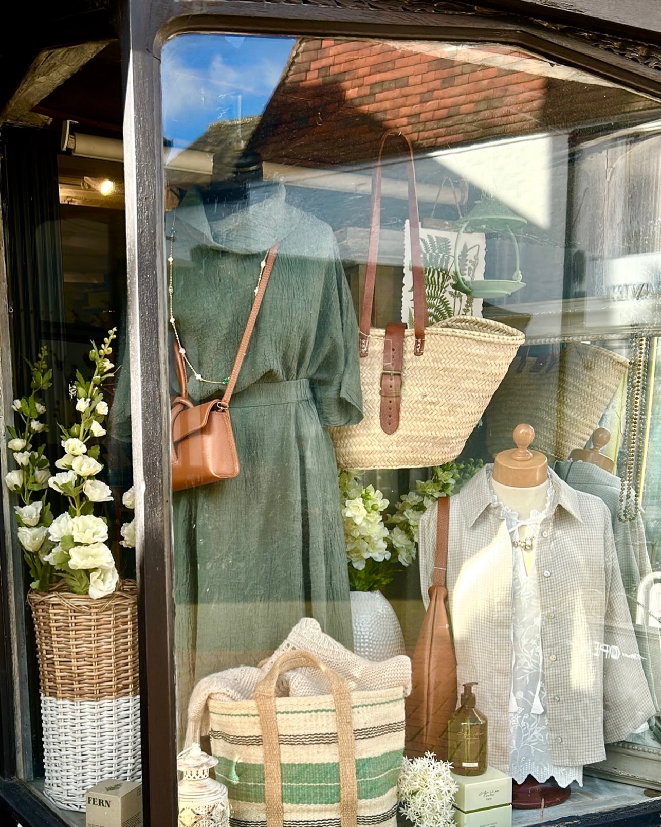 Love the new window Megan and I worked on today showing clothes from Noen, Foil, The Make Shed and a necklace from The Soldersmith! Our Italian leather handbags joined our French market baskets effortlessly! Feels like Spring is not coming closer…#shopwindowdisplay #springsummer26 @themakeshed @thesoldersmith @noen.nordic @foil_nz