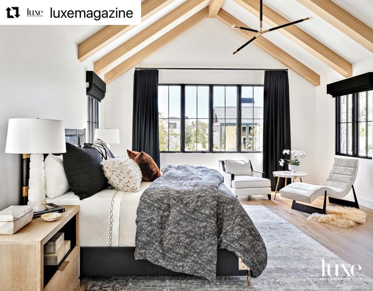 Excited to be featured on @luxemagazine feed today! 𤩠Stylist: @onemoreforthewicked
ć»ć»ć»
Cozy and glamorous? Yes, please! #LuxeAtHome. @sandow | Photography: @wernersegarra; Architect: @blochbergerdesign; Interior Design: @ardininteriordesign; Builder: @brimleydevelopment; Landscape: @berghoffdesign. Tour the home at link in bio. ā
_____ā
#luxegreaterny #luxegreaternewyork #luxeny #newyorkcity #nycapartments #nycdesign #manhattandesign #nycinteriors #luxehamptons #homedecor #home #homeinspiration #homeinspo #homestyle #instahome #interiorliving #luxuryhomes #interiorlovers #luxurylifestyle #instadesign #designdetails #interiordesign #instahome #designinterior #hometour #homedesign #luxuryhome #interiorgoals #instadecor #wearevivir