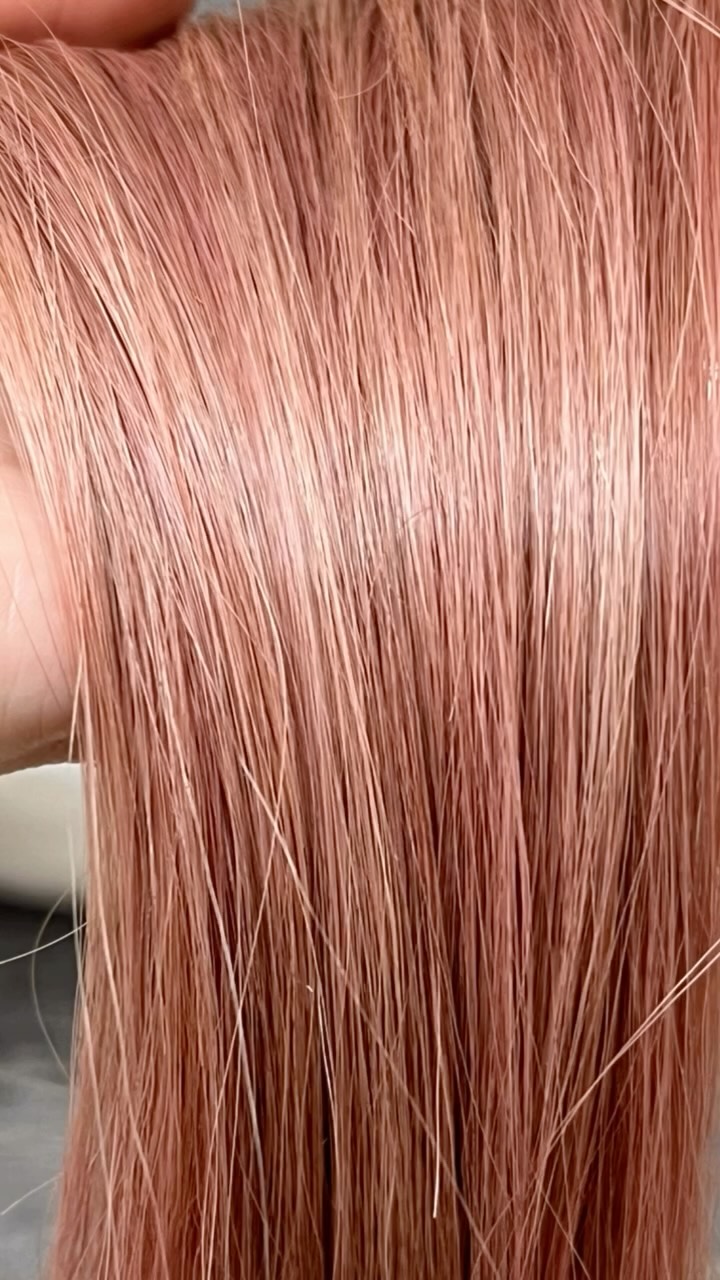 Hallo ihr lieben,
meine Kundin wollte eine Veränderung
aber keine Haarfarbe.
Sie wünschte sich einen sanften Rosé-Ton,
ohne ihr eigenes Haar zu belasten.
Mit unsere Nähtechnik
und einer individuell eingefärbten Strähne
haben wir genau diesen soften Effekt geschaffen.
Natürlich. Schonend. Und perfekt auf sie abgestimmt.
✨ Wenn du dir auch eine Veränderung wünschst,
die sich leicht anfühlt und trotzdem sichtbar ist,
dann buche deine persönliche Beratung.
📍 Bel Hair
Rosenstrasse 6
8700 Küsnacht Zürich
#belhairküsnacht
#extensionsküsnacht#premiumextensions
natürlicheveränderung
#hairgoals #zürich