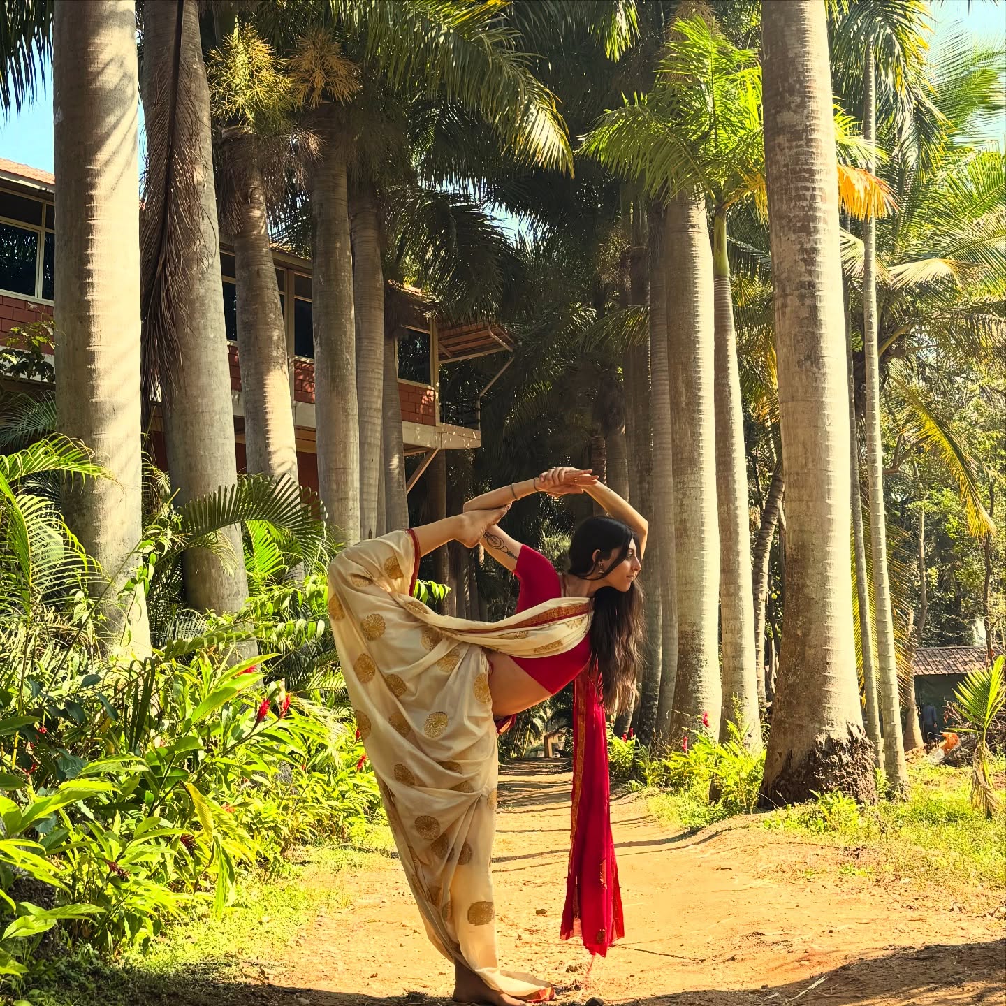 “My body is my temple and āsanas are my prayers.” - B.K.S. Iyengar
#āsana #yoga #ayttc #bodyismytemple #iyengarquotes