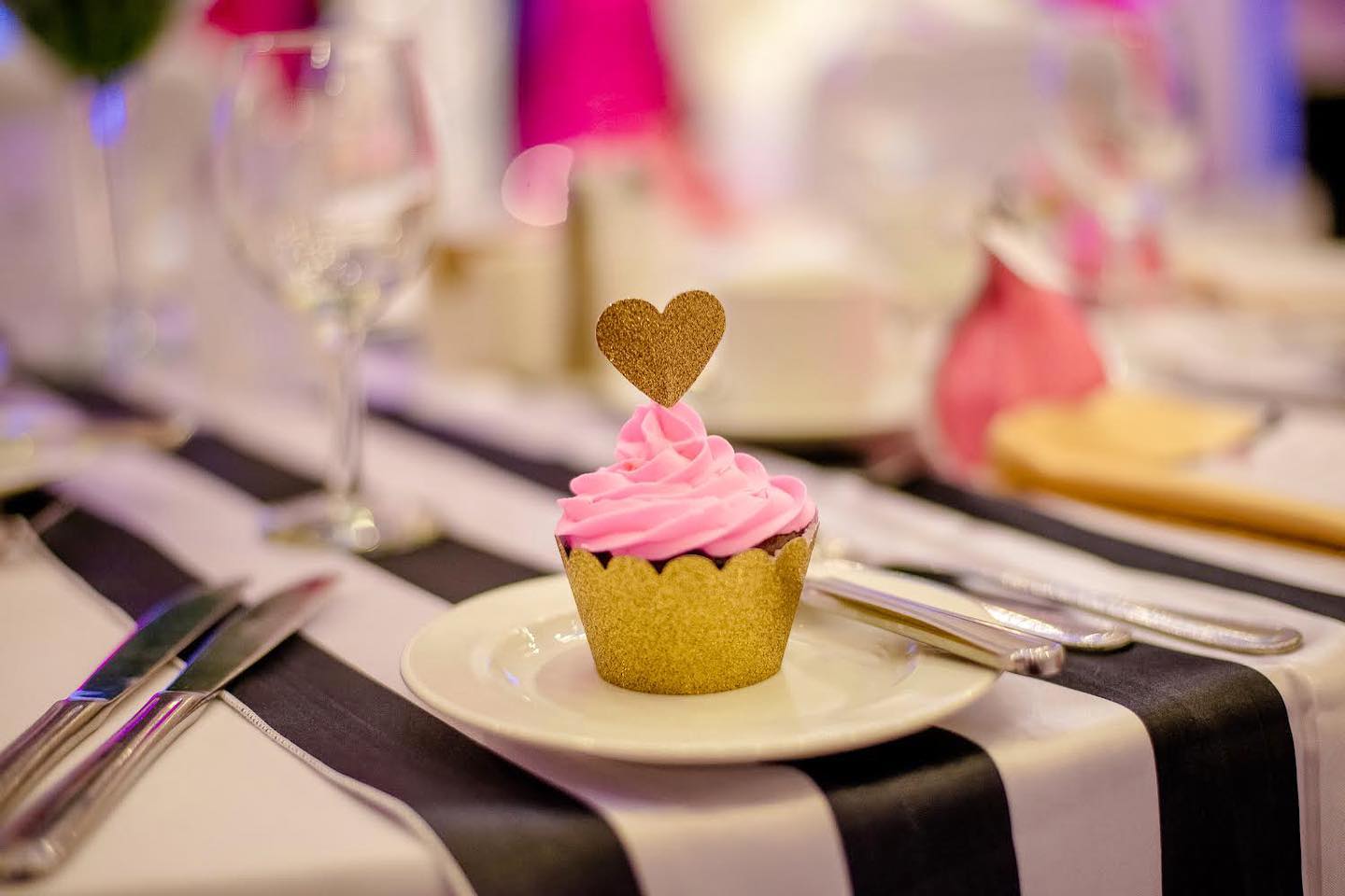 Edible favours are the way to go for any event 🧁
A little throwback for a special client who gave us our first ever wedding order
#weddingfavour #weddingcupcakes #cupcakes #cakedesigner #wedding #buttercreamcupcakes