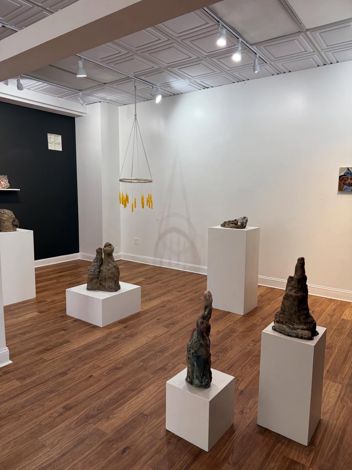 If you don't come in for the @gabriella_bou show you're really missing out. Stop in if you need a pick me up from this cold weather, you'll feel all warm and fuzzy inside!
The Mason Gallery is open Monday-Friday 10:00am-8:00pm, Saturday 10:00am-6:00pm, and Sunday 12:00pm - 6:00pm
#artgallery #ceramics #pottery #cincinnatiart #cincinnatismallbusiness