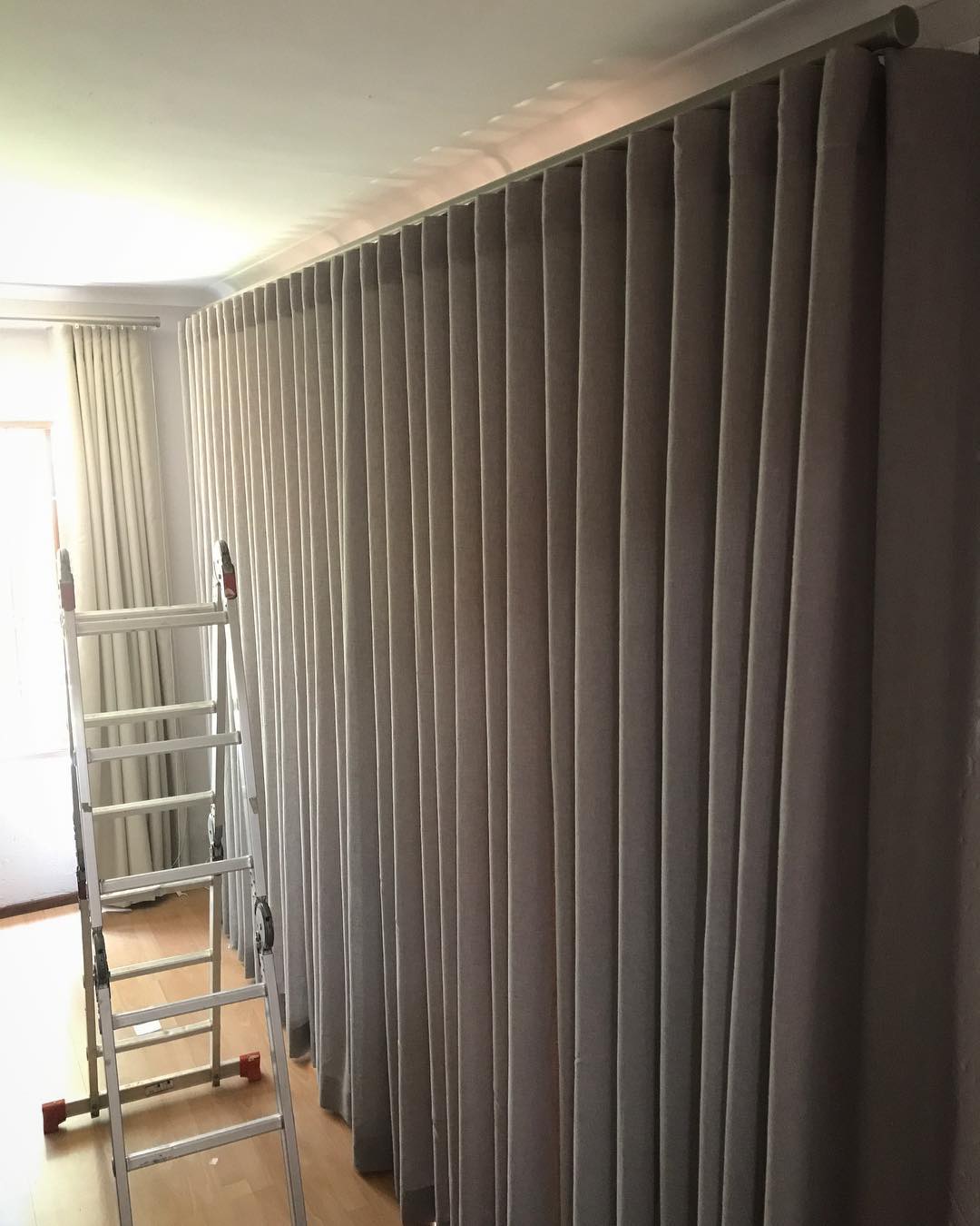 Wave curtain with Chase decorator pole #curtains #interiors