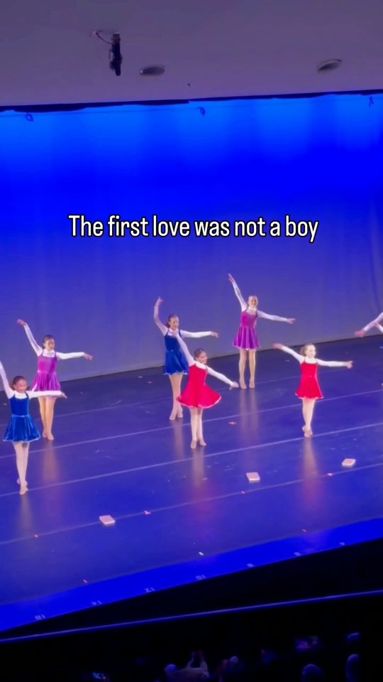 Everyone remembers their first love… especially when it’s dance ✨
Confidence grows, friendships form, and a lifelong love of movement begins at DAV. From those first steps as little dancers to moments that make them feel proud of themselves, this is where it all starts.
Have you signed up for the school year yet?
More info at the link in bio.