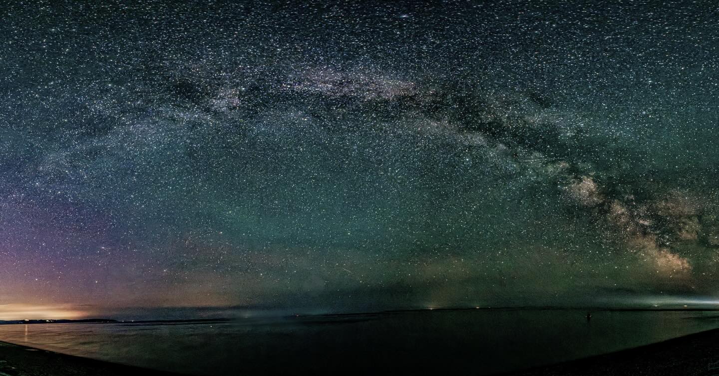 Thank you Simon Torr for this lovely night shot of Start Bay and the Milky Way… Beryls campsite is lucky to be situated in a location with limited light pollution, great for star gazing! 😁 @snapandhope65 ✨#milkywaygalaxy #startbay #berylscampsite