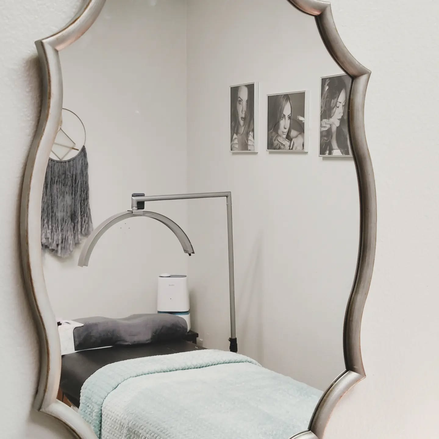 This is where the MAKEOVERS happen!! ✨
See you soon 😉
#beauty #scarrevision #eatoncolorado #permanentmakeup #infintyjewelry #lashlift #eyelashextensions #northerncolorado