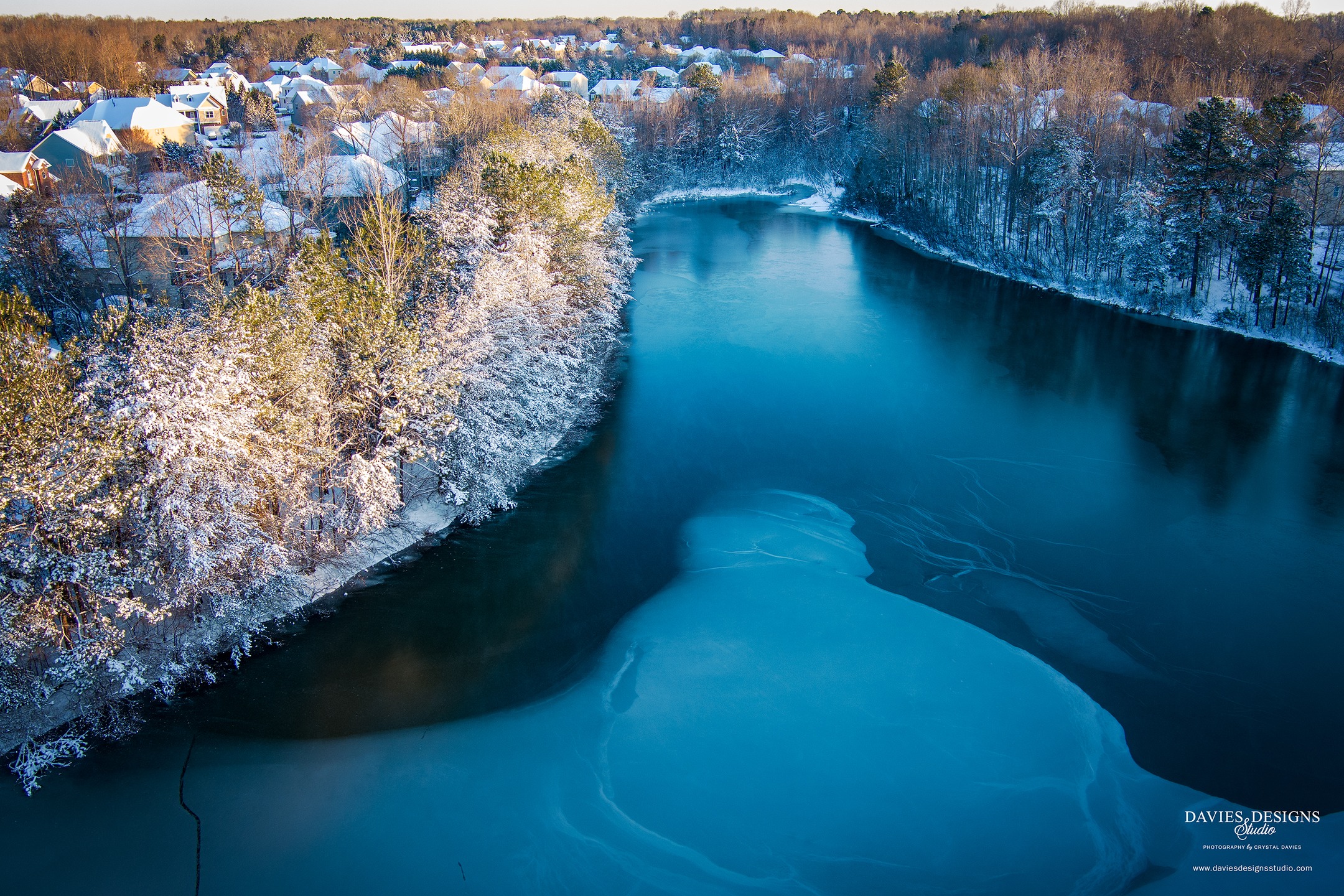 Snow Morning from Above ❄️ (Post 1)
Yesterday morning, we took the drone up around 7:45 a.m. to capture this rare South Carolina snow - from a whole new perspective. These images were all taken within about 40 minutes, and let’s just say… cold temps + drone batteries = a very fast lesson in winter flying. 😅
A few things that made this flight extra special:
• The air was so clear you can actually spot Charlotte in one of the shots
• The pond has more ice than it looks - beautiful, but deceptive
• The mountains in the distance never disappoint
• Snow + sunrise = absolute magic ✨
Flying at sunrise in conditions like this is not something we get to do often here, and we’re so glad we braved the cold to document it. South Carolina snow days don’t last long - so when they happen, we capture every second.
📸 Aerial photography by DAVIES DESIGNS STUDIO
Stay warm out there, friends 🤍❄️
@wxbrad @wcnctv @wsoctv @wbtv_news
#LakeWylie #LakeWylieSC #SouthCarolinaSnow #SCWeather #CarolinaWinter #CharlotteSkyline #UpstateSC #SnowDay #WinterWonderland #RareSnow #SnowInTheSouth #SouthernSnow #DronePhotography #AerialPhotography #FromAbove #DroneLife #AerialViews #DaviesDesignsStudio #CreativeStudio #VisualStorytelling #CapturedByDrone