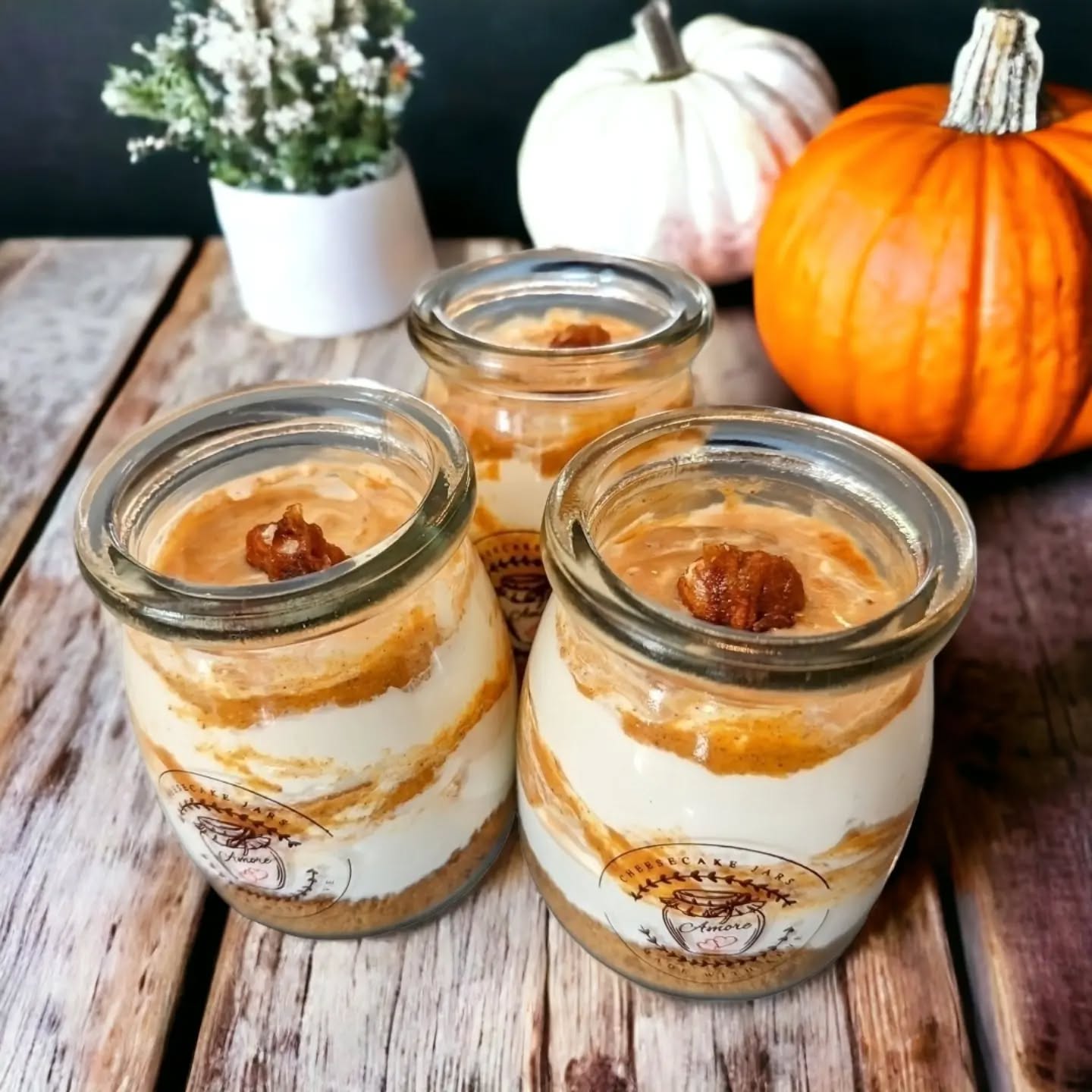 Pumpkin Spice Cheesecake now available for a limited time!
Ginger snap crust with a vanilla and pumpkin spice cheesecake swirl, topped with dulce de leche and a candy pecan.
#pumpkinspicecheesecake
#pumpkinspice #thanksgivingdesserts
#falldessert #cheesecakejars