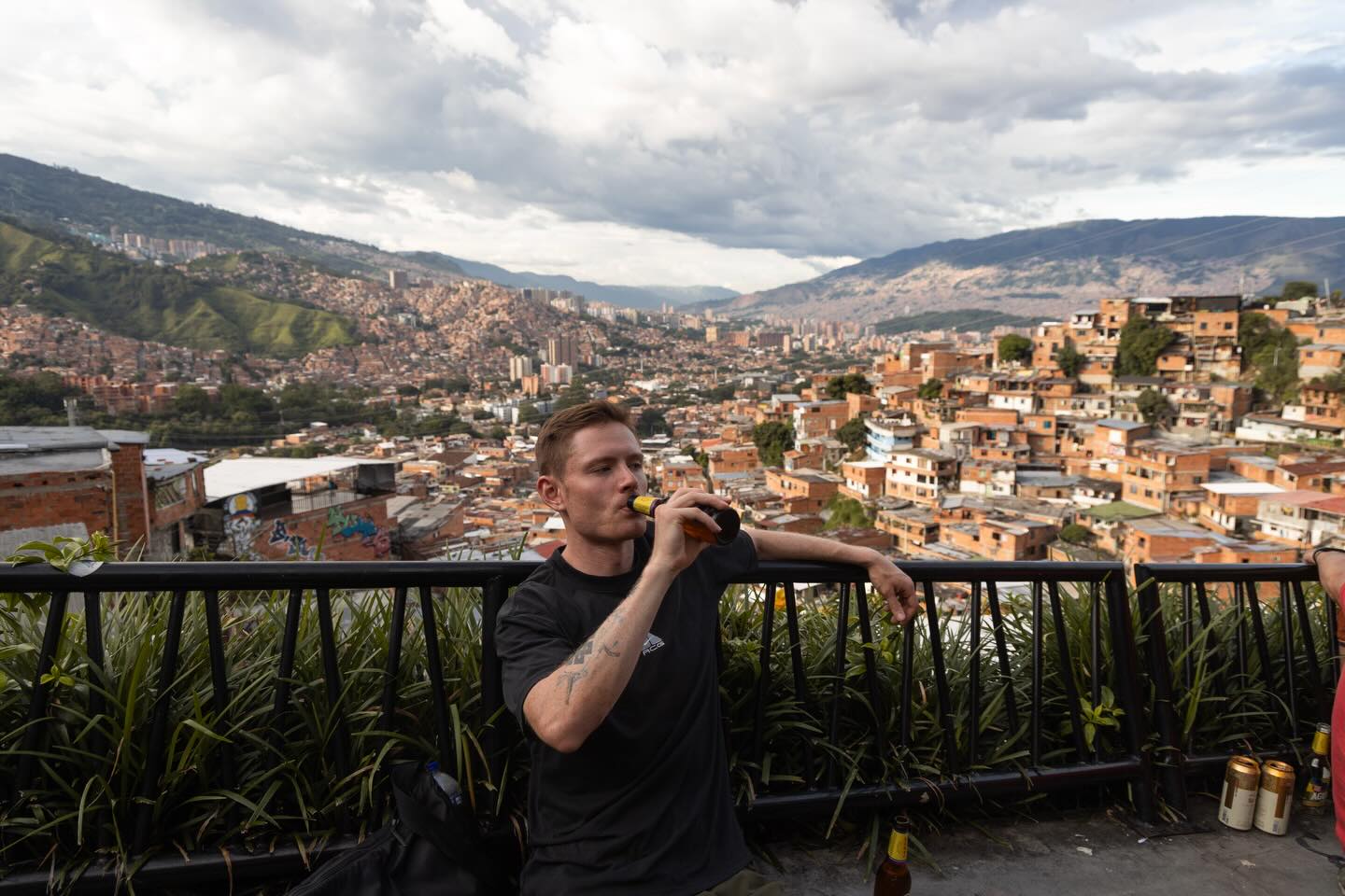 One of the most wild and energetic cities I’ve had the pleasure of visiting. Formerly infamous for being amongst the most dangerous cities in the world. Medellin has drastically reshaped its image in recent years. Nowadays the city’s streets are lined with some of the best cafes in the world, and high rises with roof top pools. The city is also home to raucous nightly live sporting evenings and a legendary nightlife scene. Pack all of this together with some of the most beautiful urban vistas you’ll see any where in the world and it’s easy to understand why Medellin should be on your bucket list. Read about this and more at the link in my bio !
#medellín #medellin #medellintravel #athleticonacional #colombiatravellers