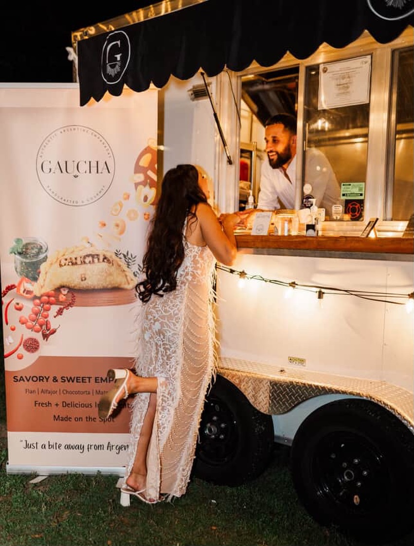 ♥️ Your love story. Our empanadas.
Handcrafted Argentine flavors with an American twist- customized and even named just for you! A wedding experience your guests will remember long after the last bite.
🗓️BOOKING 2026! 💍🥂
📍Central Fl and South Fl
✨Explore our wedding packages - link in bio!