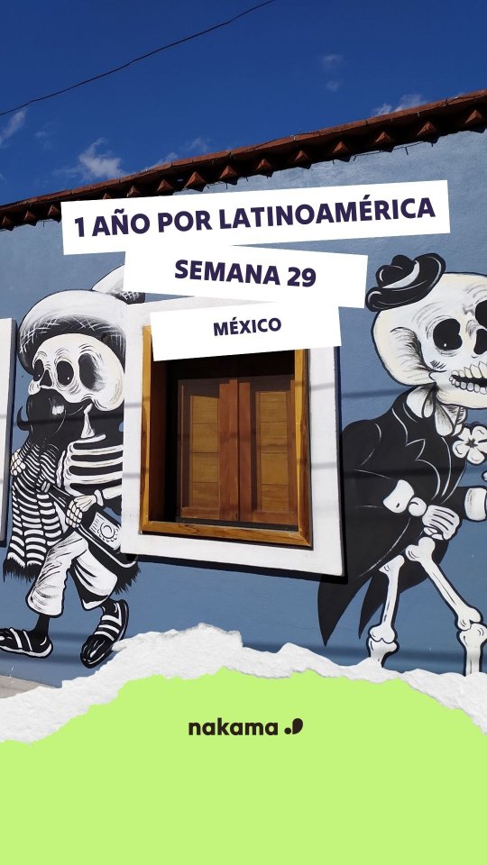 ✈ Semana 29
📍Oaxaca
La semana en Oaxaca se pasa entre artesanía, mercados y comida.
Aprendemos a hacer filigrana con @antiguas_maravillas
Una tradición de los Valles Centrales de Oaxaca, donde los plateros trabajan una filigrana única llamada cartoneado, una técnica familiar que se distingue por el uso de hebras simples de alambre aplanado. En talleres como Antiguas Maravillas, se puede ver cómo la plata en bruto se transforma, paso a paso, en joyas hechas a mano.
Estos días nace la idea de visitar un lugar que no habíamos escuchado antes, pero que merece mucho la pena, sobre todo, en esta época del año😬
Para ello debemos coger un vuelo desde Ciudad de México, por lo que aprovechamos para conocerlo. Y sin ser nosotras chicas de ciudades grandes, tenemos que admitir que nos encanta; el zócalo, el bosque de Chapultepec, el barrio de Coyoacán, los mercados artesanales... Lo que pensábamos que sería un viaje de "trámite" se convierte en una sorpresa.
✈️Y de allí volamos a...🤐
¿Dónde créeis? Os contamos la semana que viene😉
Viernes de viaje con Nakama: ¿Dónde estábamos hace 4 años?
Revivimos nuestro viaje por Latinoamérica contigo.
::::::::::::::
✈ 29.astea
📍Oaxaca- Mexiko hiria
Oaxacako astea azoka, artisautza eta janari artean pasa zaigu. Filigrana egiten ikasi dugu, Oaxacako Erdialdeko Haranetako tradizio bat, alanbre zapalduzko hari sinpleak erabiltzeagatik bereizten den teknika.
Egun hauetan ideia berri bat izan dugu, helmuga berri bat, ordura arte entzun gabe genuena. Urteko garai horretan oso berezia da leku hori😬 eta asko pentsatu gabe, martxan jarri gara.
Hara heltzeko Mexiko Hiritik hegazkina hartu behar dugu, beraz, hiria ezagutzeko aprobetxatzen dugu. Hirietatik ihesi bagoaz ere, hiri hau oso gustuko dugula onartu behar dugu; "zócalo", Chapultepec basoa, Coyoacán auzoa eta artisau azokak...
✈️Eta hiritik hegazkina hartu eta... Nora joango garela pentsatzen duzue?
Datorren astean kontatuko dizuegu😉
Ostiraleroko Nakama bidaiak: Non geunden orain dela 4 urte?
Latinoamerikan zehar egindako bidaia elkarrekin biziko dugu.
#oaxaca #filigrana #mexico #nakama