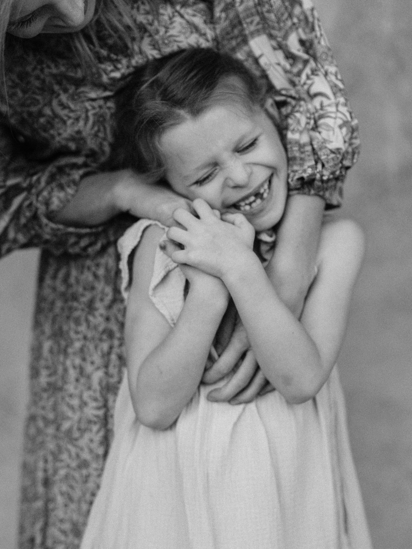 These moments were never meant to be perfect. Just you and your babies, frozen in time. Toothless smiles, their little hands holding on to you and genuine connection that can be felt long after the shutter clicks 🤎 Loved this studio session with @crolljackson and sweet Haydyn!