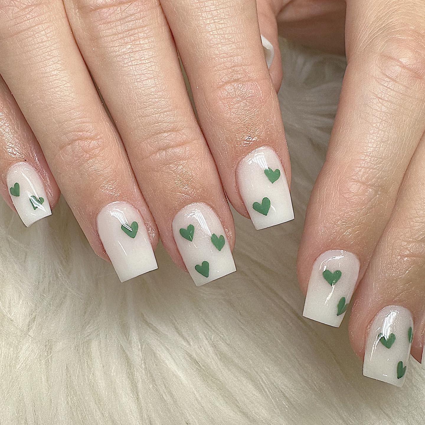 Valentine nails 💚