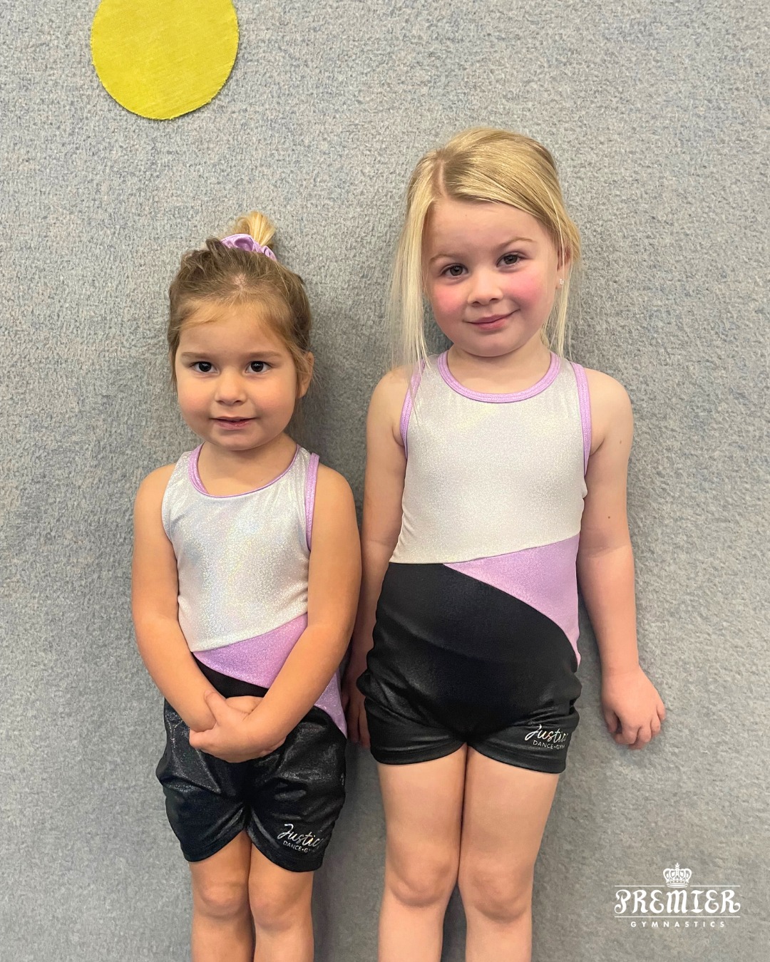 Twinning Tuesday 👑
Two of our tiny tots from Friday morning classes 💕✨