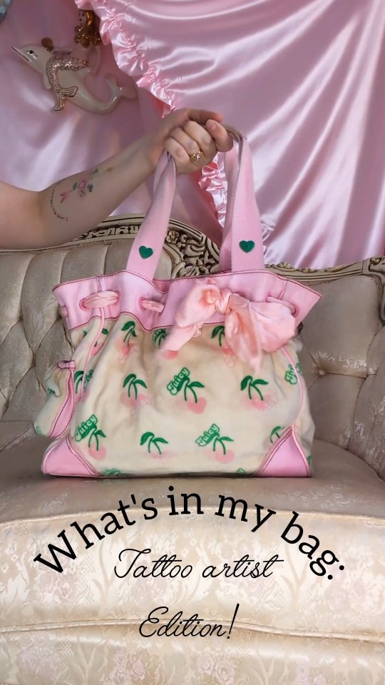 A look inside my Juicy Couture Daydreamer cherry bag from high school that all the Gen Z girlies ask if I'll sell (no I won't) 🤗 watch to the end for a surprise 🐈🖤🤍